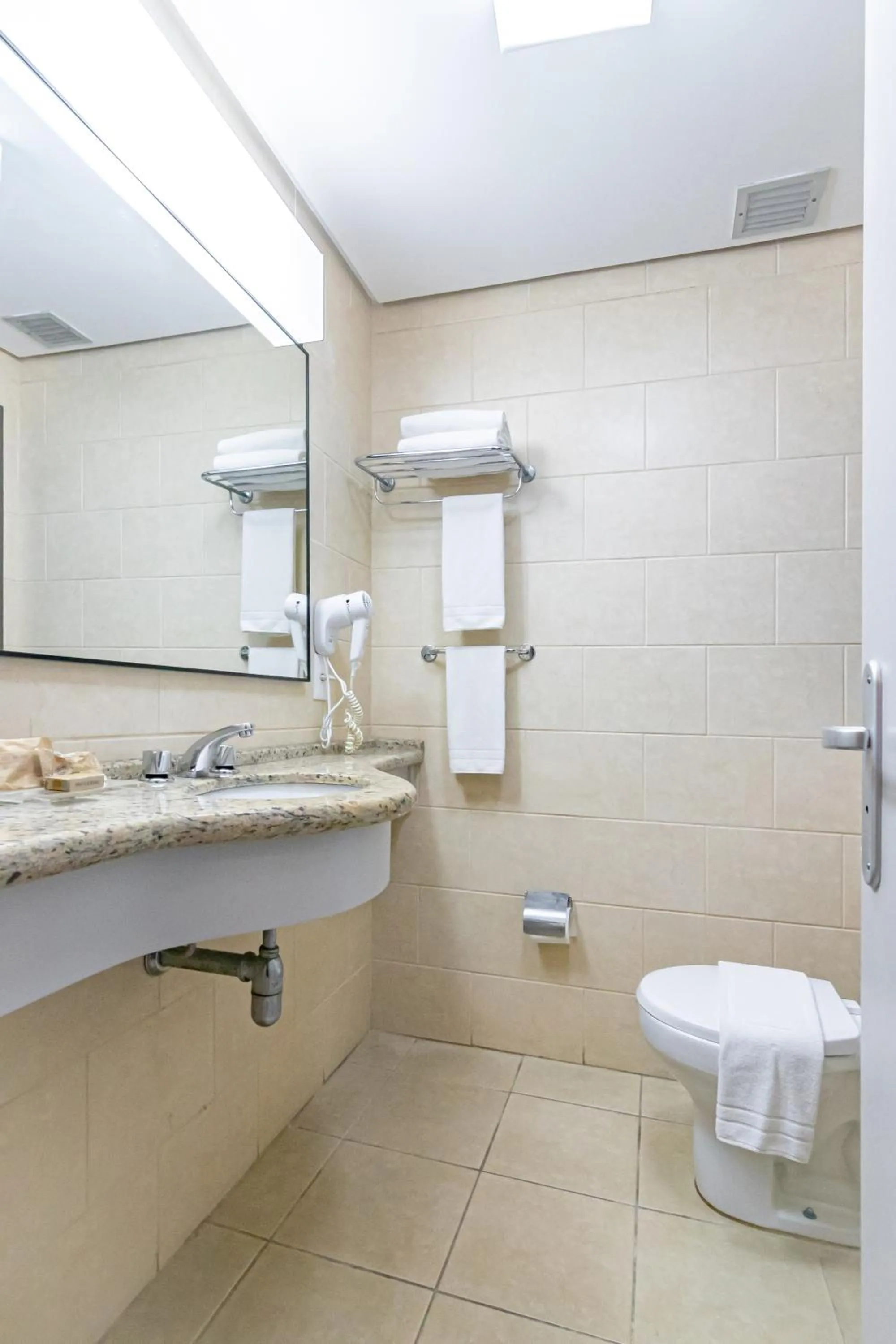 Bathroom in Mercure Florianópolis