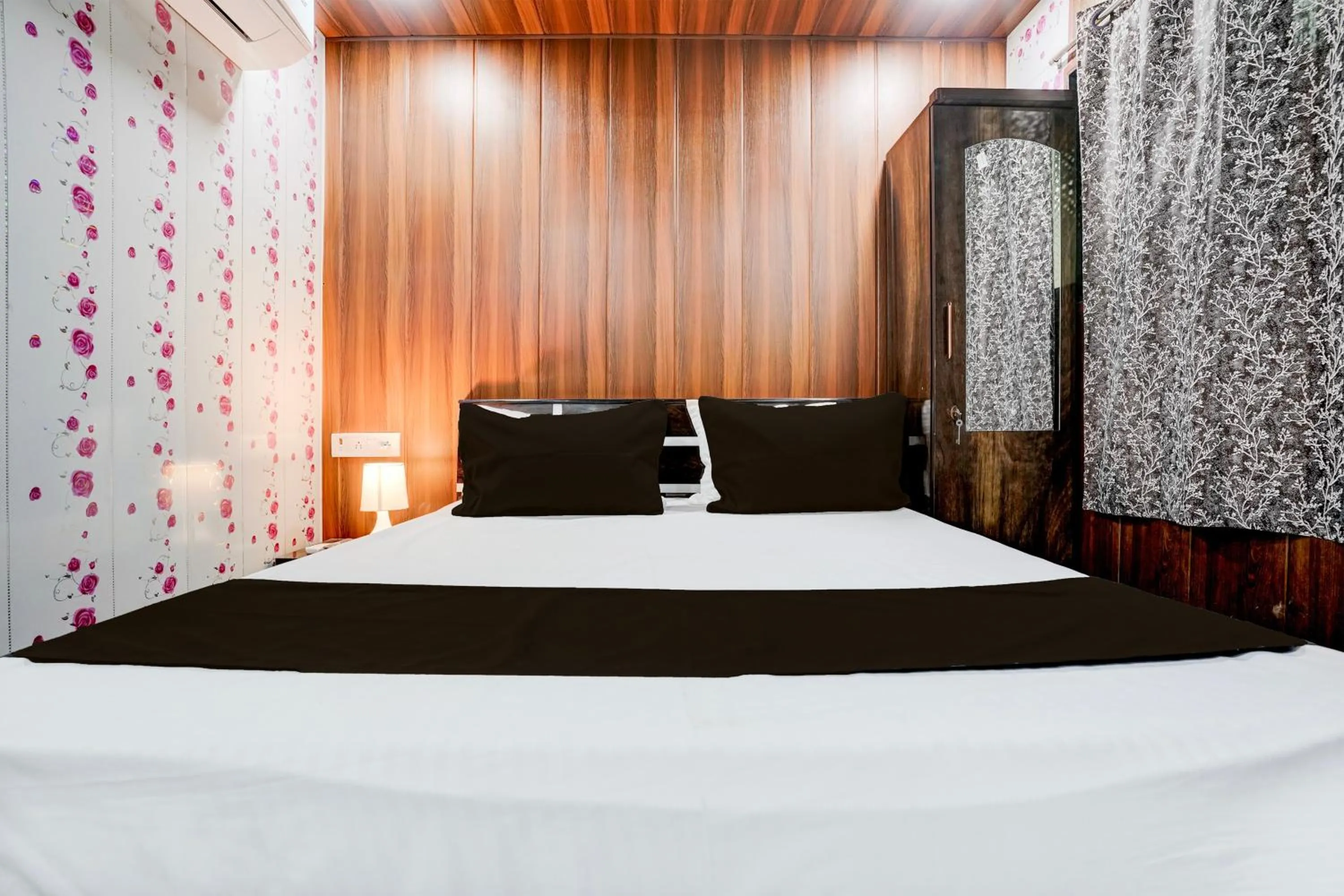 Bedroom, Bed in Hotel O Amma bhau residency