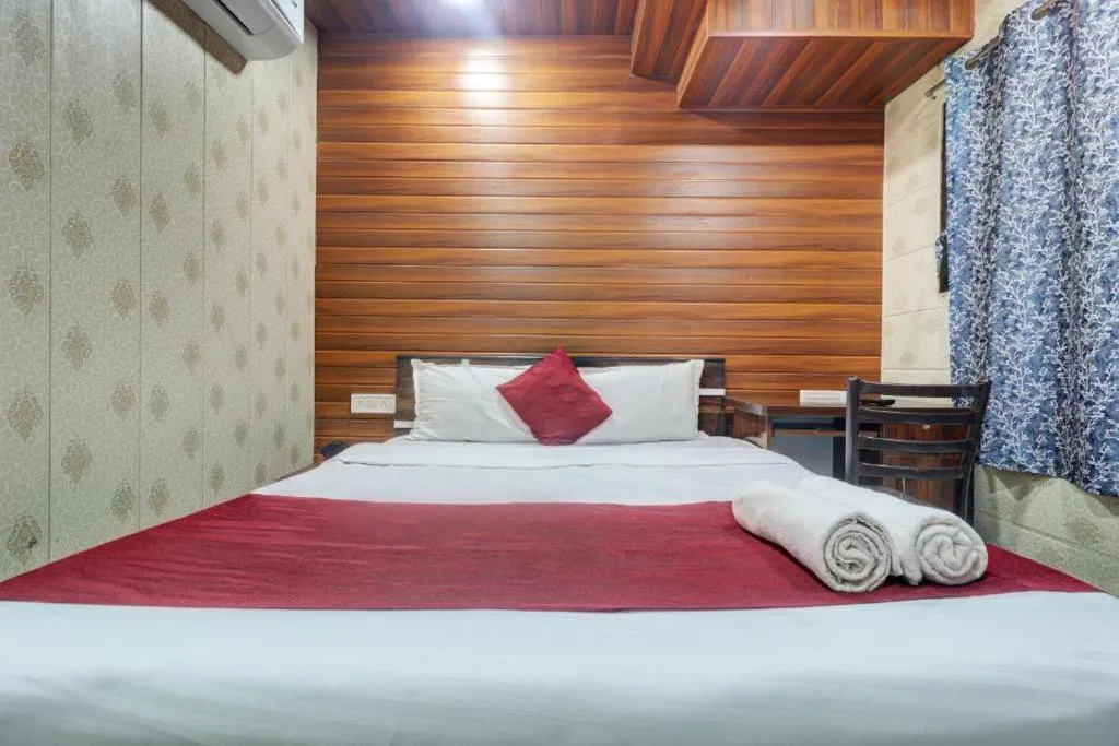 Bed in Hotel O Amma bhau residency