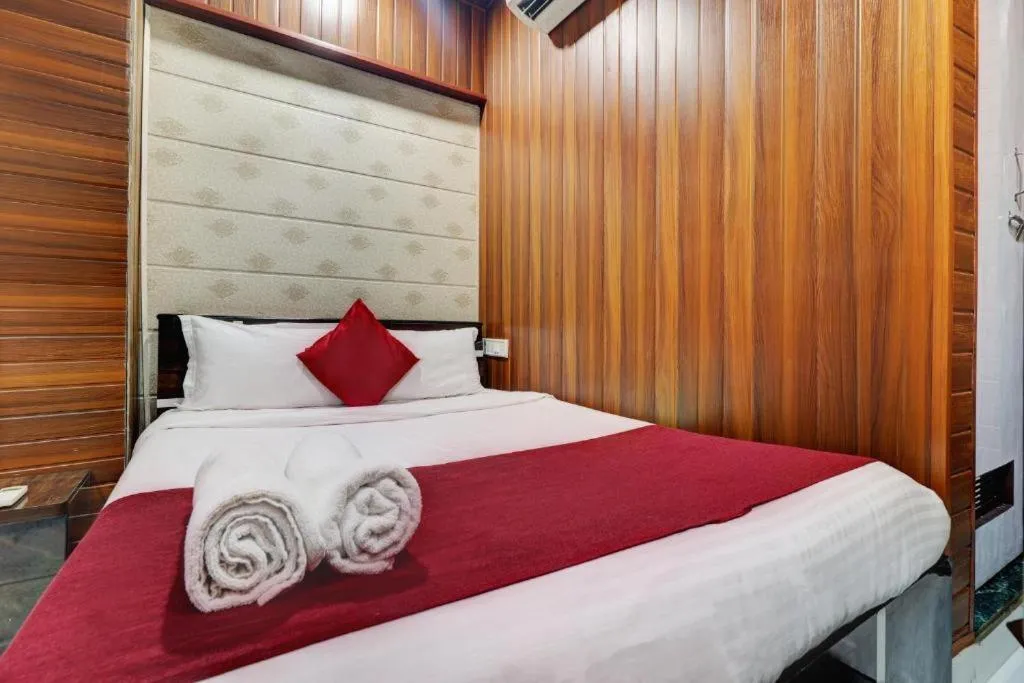 Bed in Hotel O Amma bhau residency