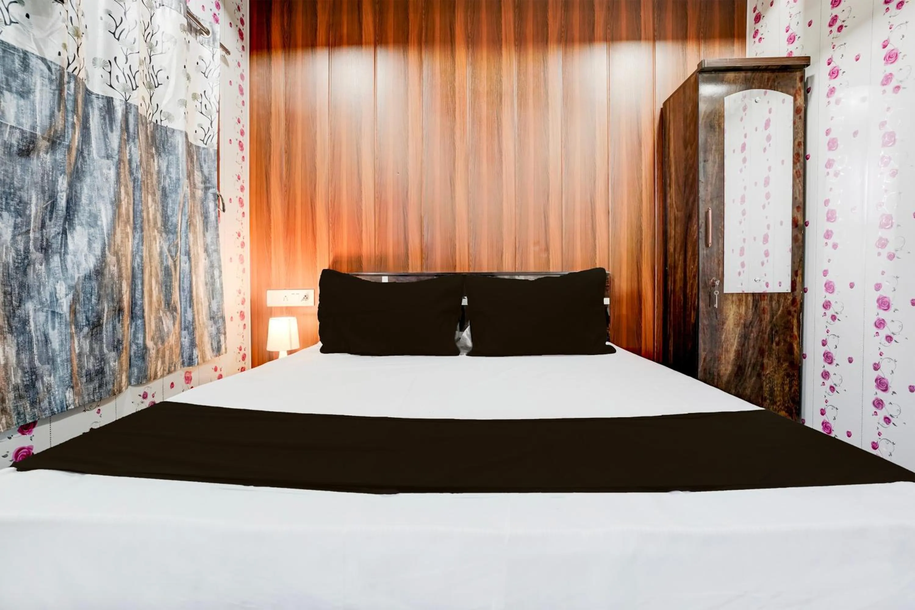 Bedroom, Bed in Hotel O Amma bhau residency