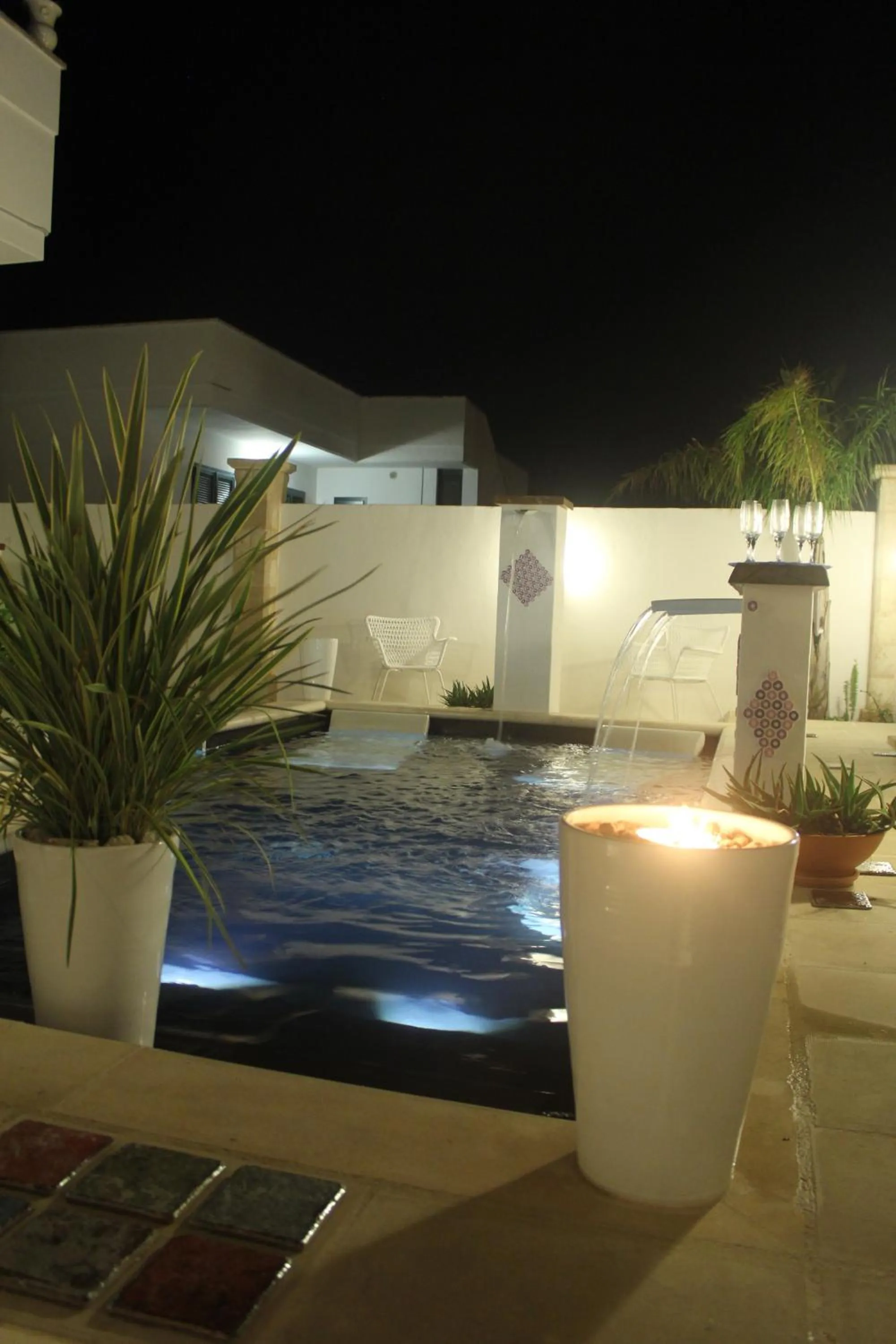 Swimming pool in Alchimia tra suoni e colori