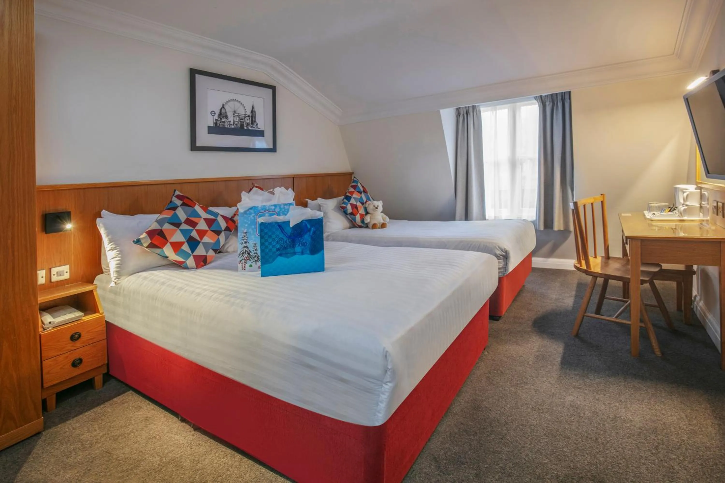 Bedroom, Bed in Queensway Hotel, Sure Hotel Collection by Best Western