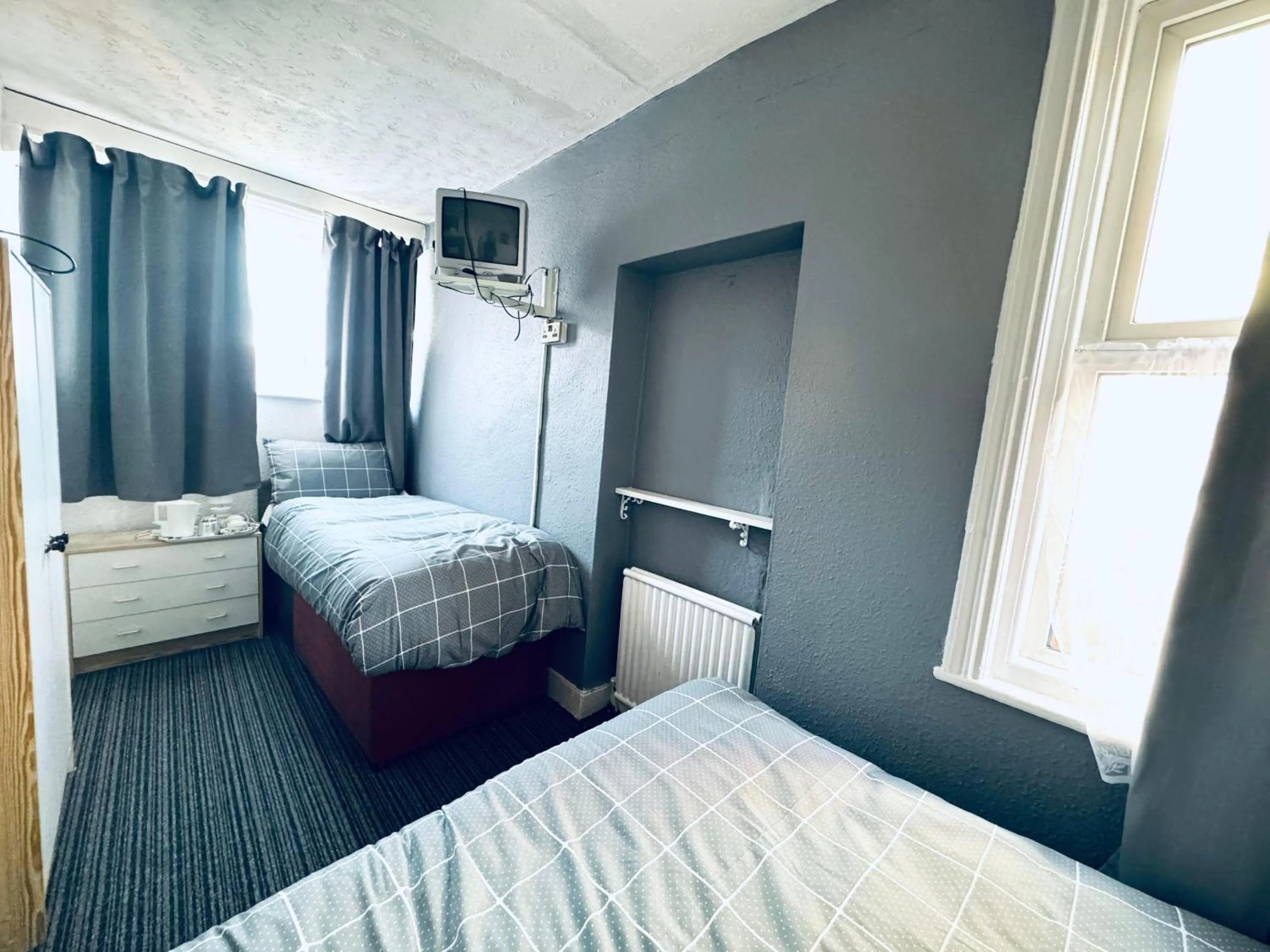 Bedroom in Lynalan Hotel