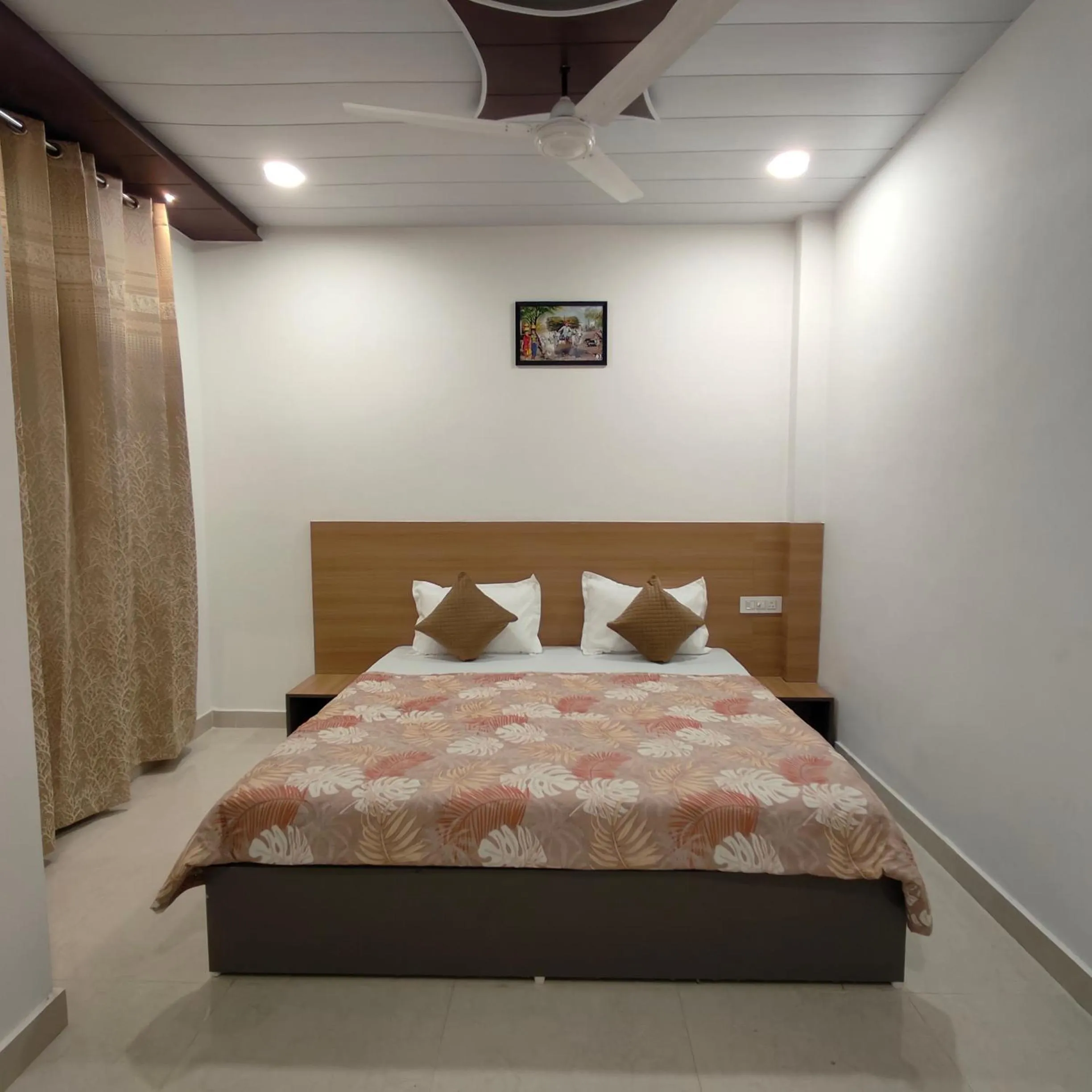 Bed in Golden Oak- 5 min walk from golden temple