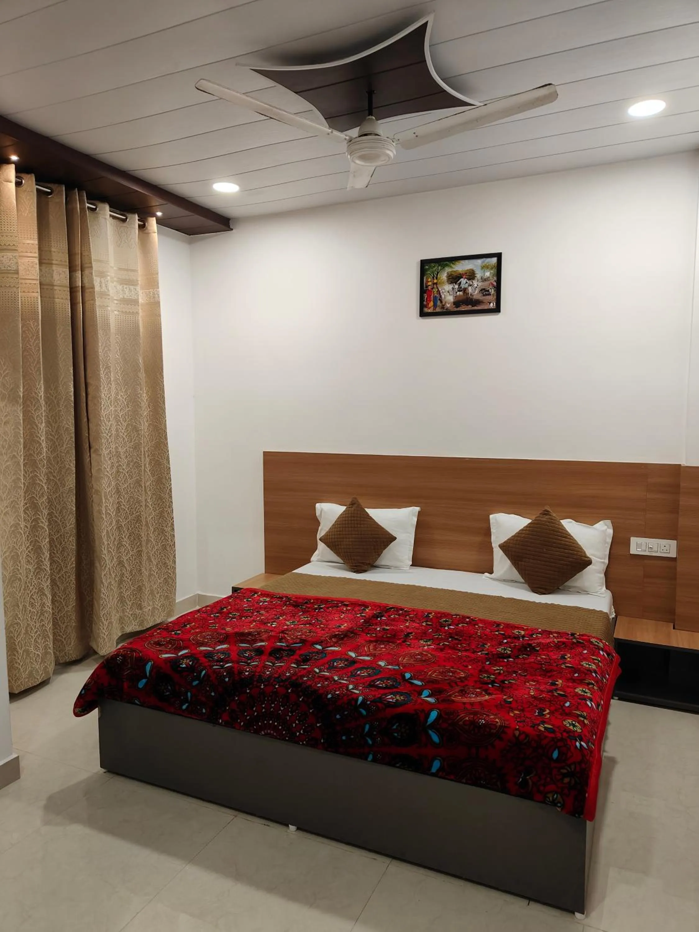 Bed in Golden Oak- 5 min walk from golden temple