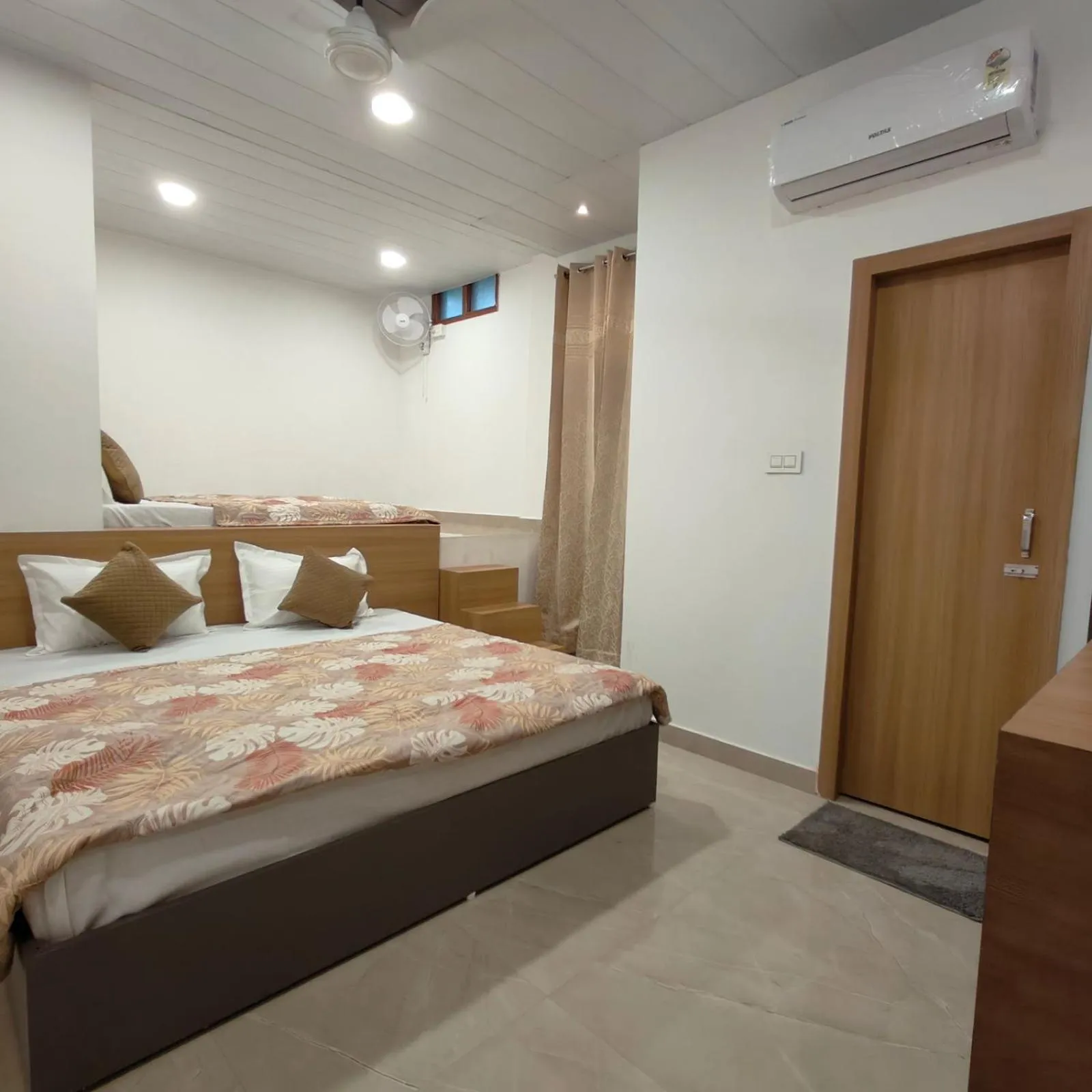 Bed in Golden Oak- 5 min walk from golden temple