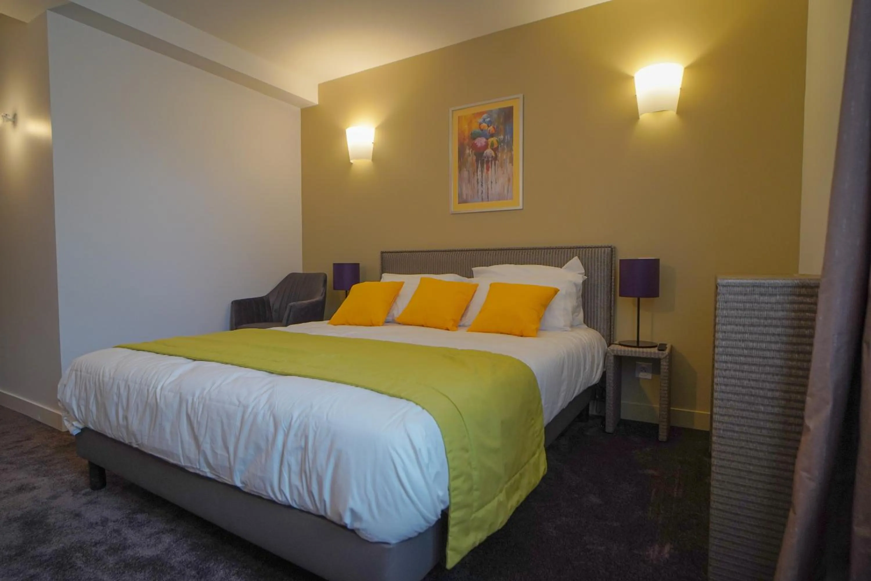 Photo of the whole room, Bed in Hôtel de la Croix Blanche