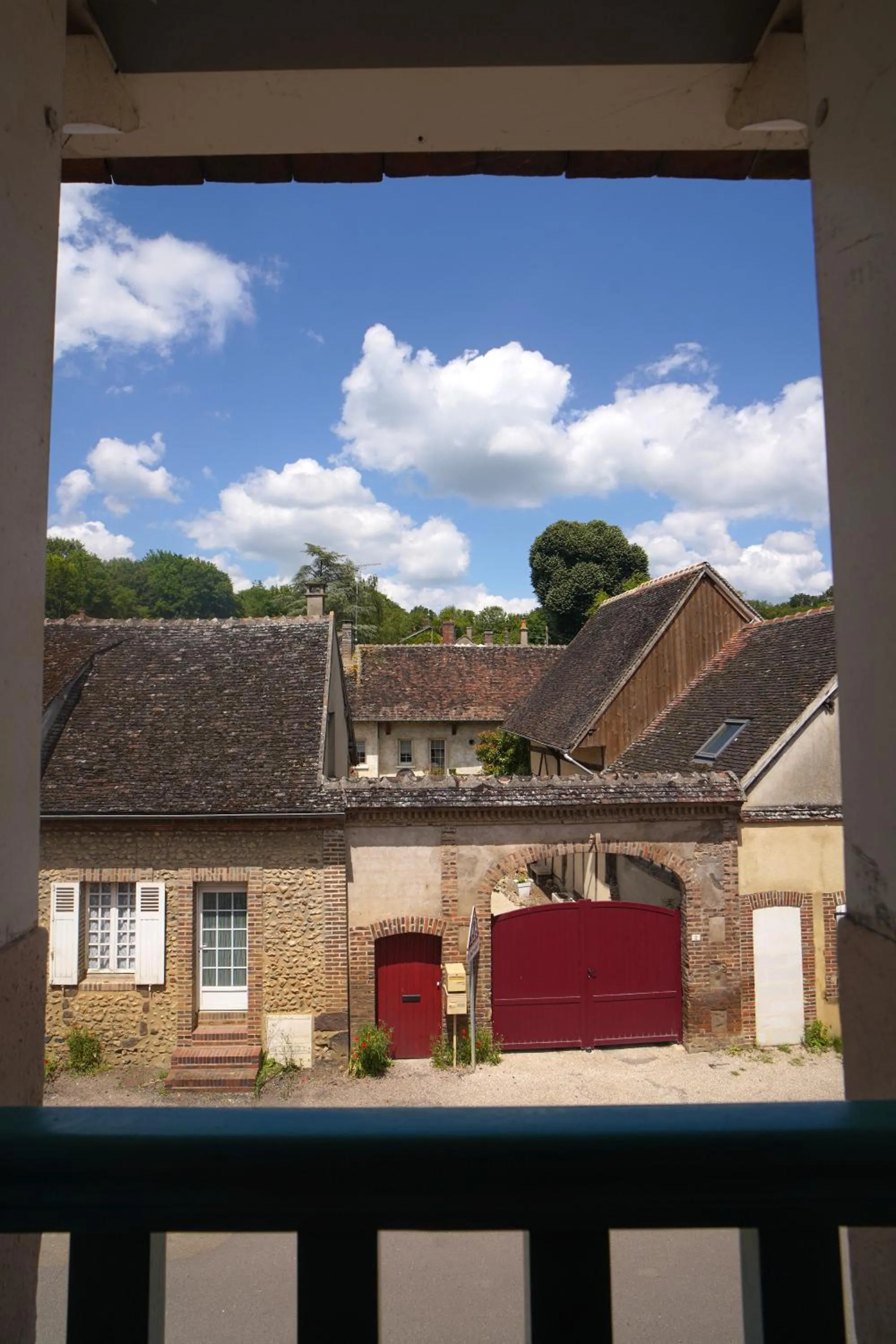 City view in Hôtel de la Croix Blanche