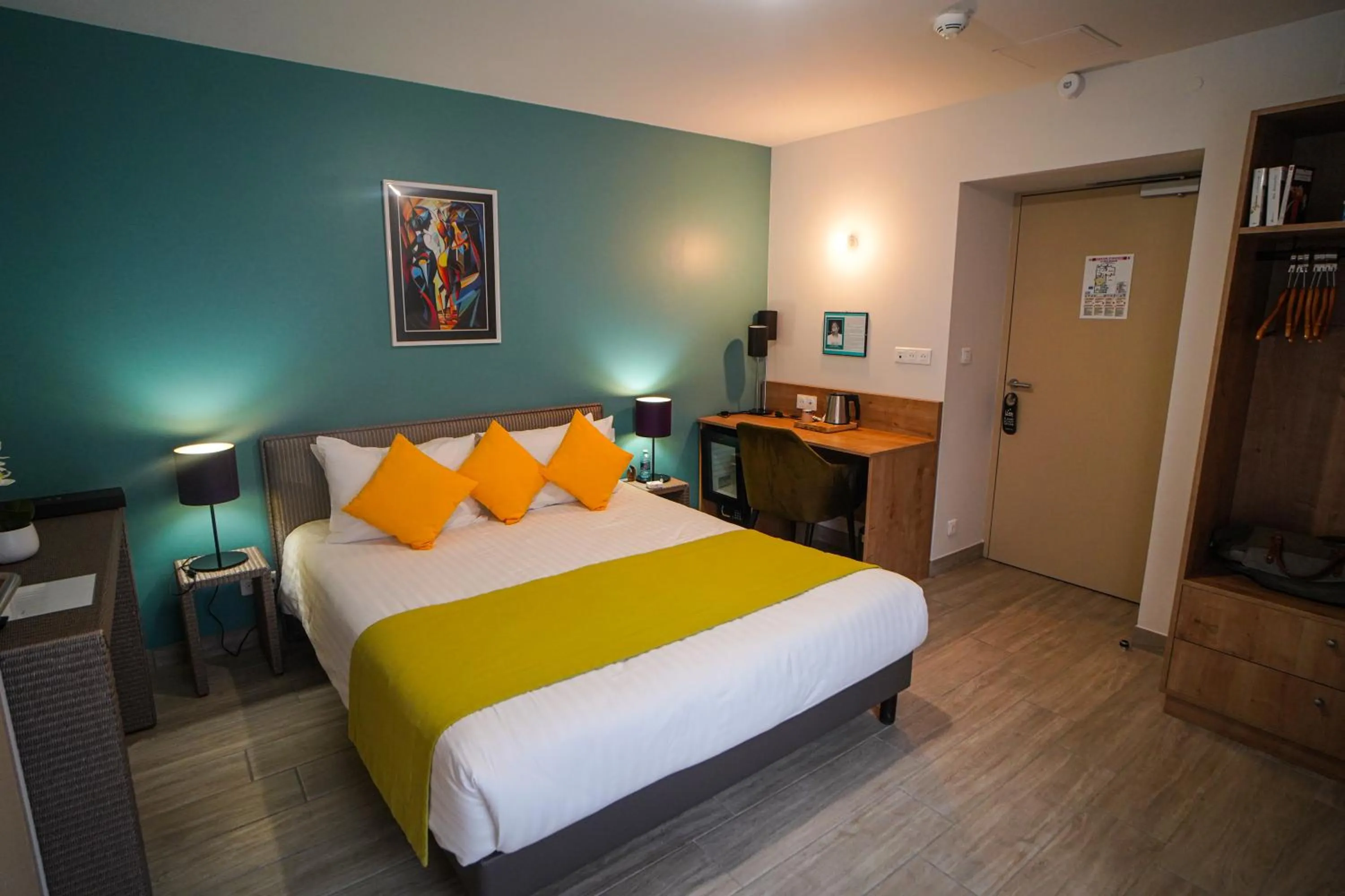 Bed in Hôtel de la Croix Blanche