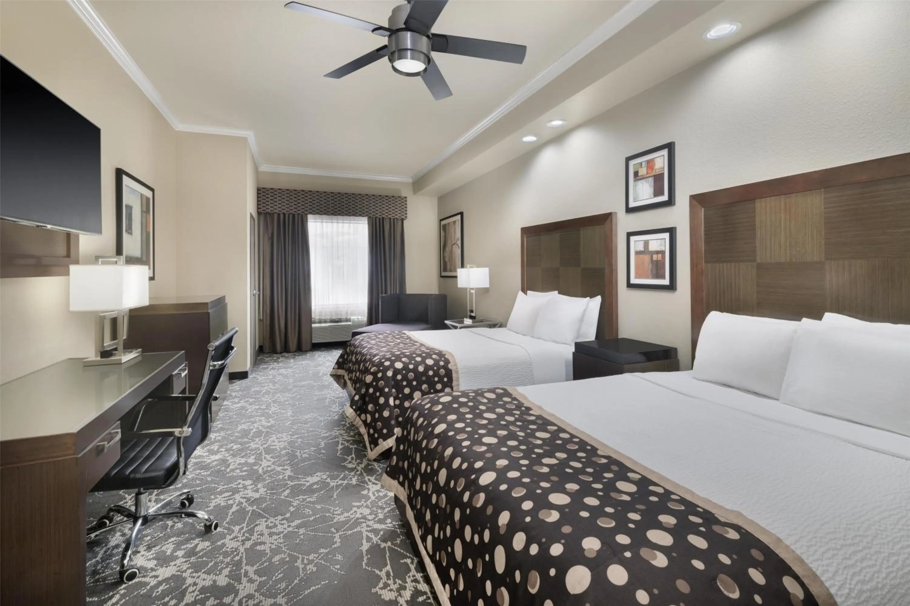 Bedroom, Bed in Best Western Premier Crown Chase Inn & Suites