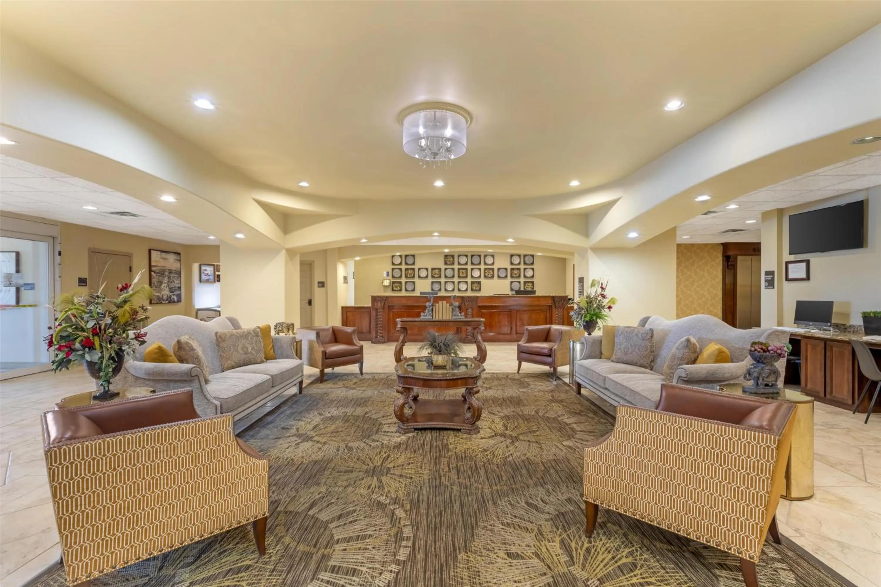 Lobby or reception in Best Western Plus Monica Royale Inn & Suites