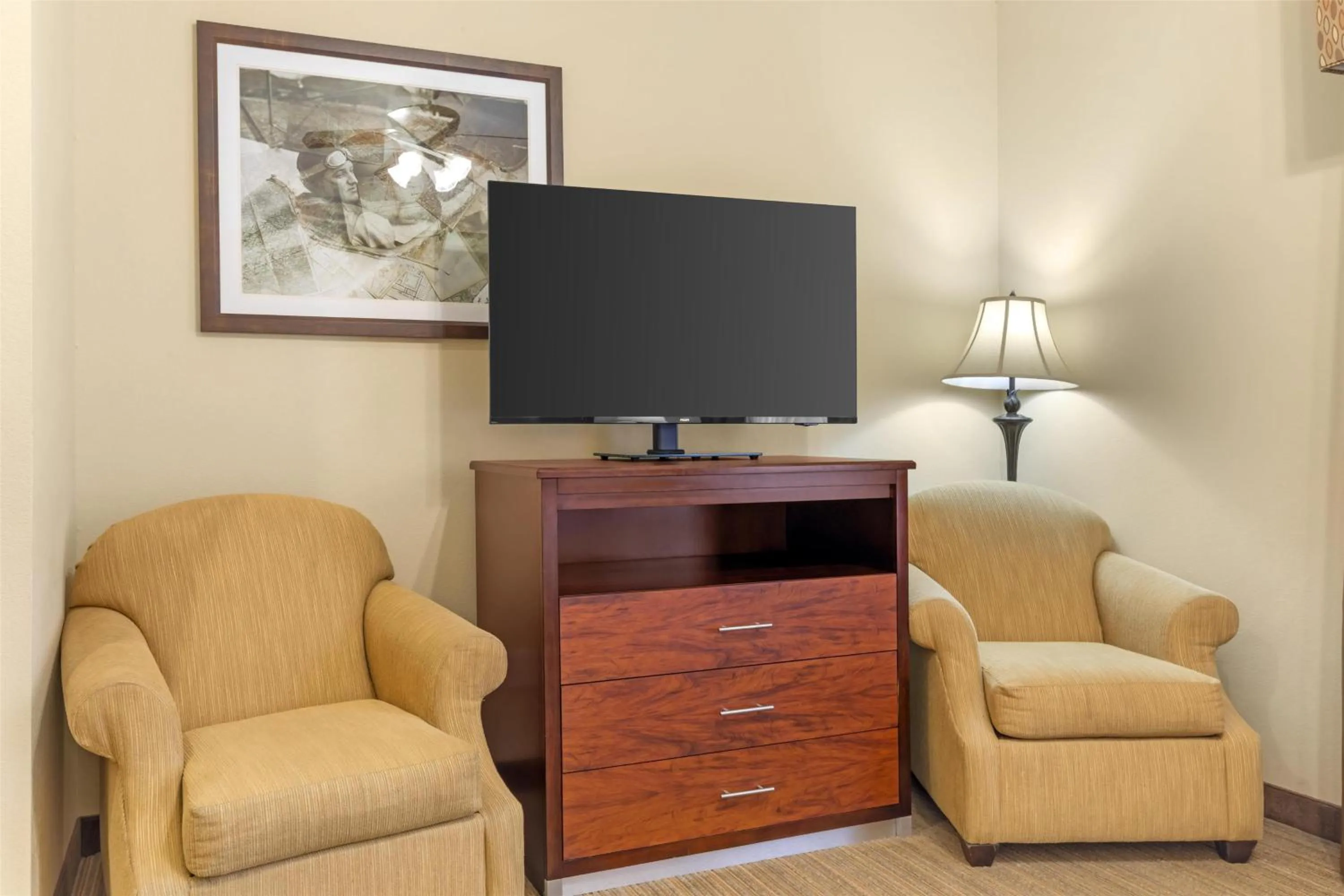 Photo of the whole room in Best Western Plus Monica Royale Inn & Suites