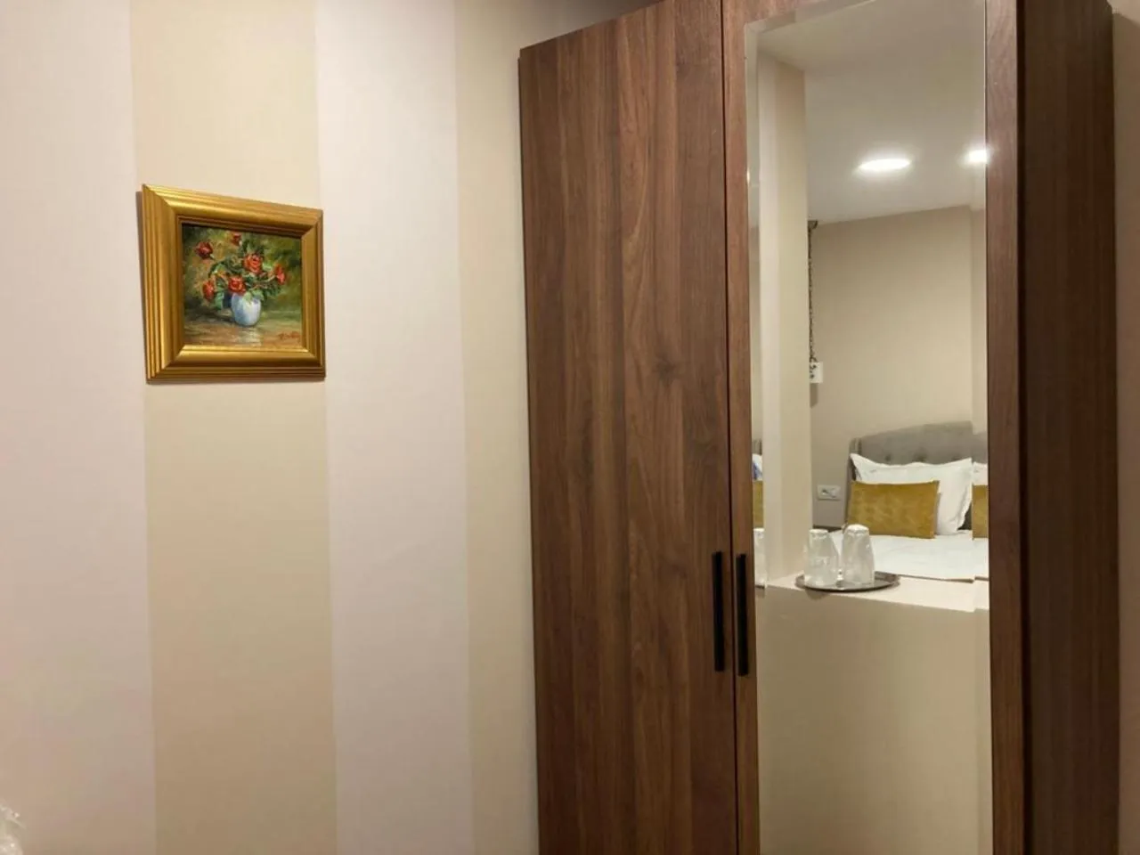 Photo of the whole room in Pensiunea Poiana Viselor