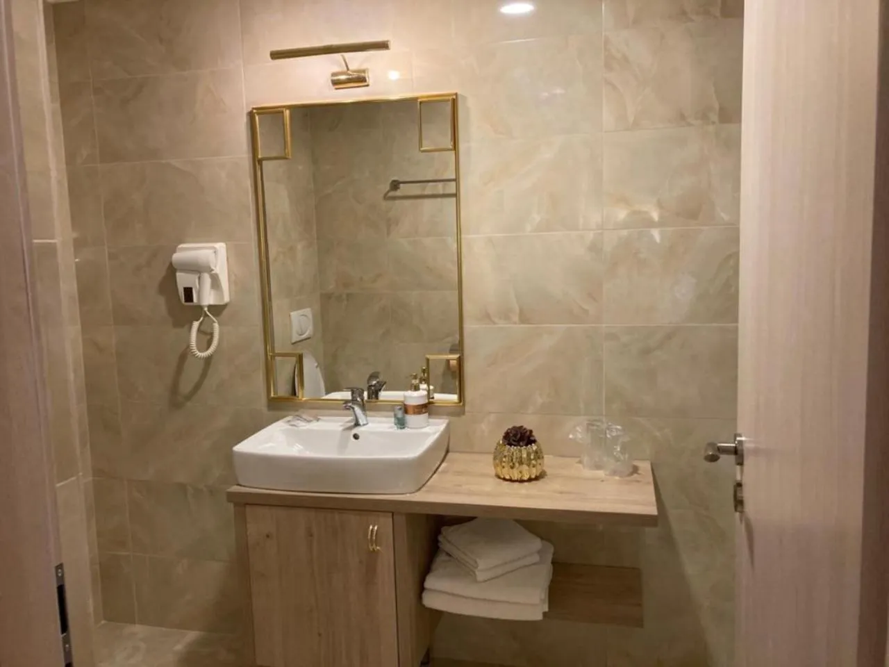 Bathroom in Pensiunea Poiana Viselor