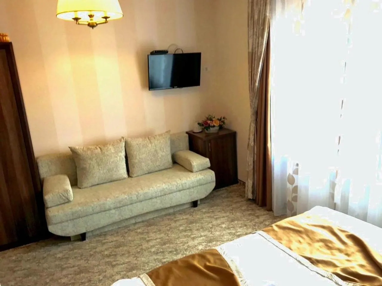 Photo of the whole room, Bed in Pensiunea Poiana Viselor