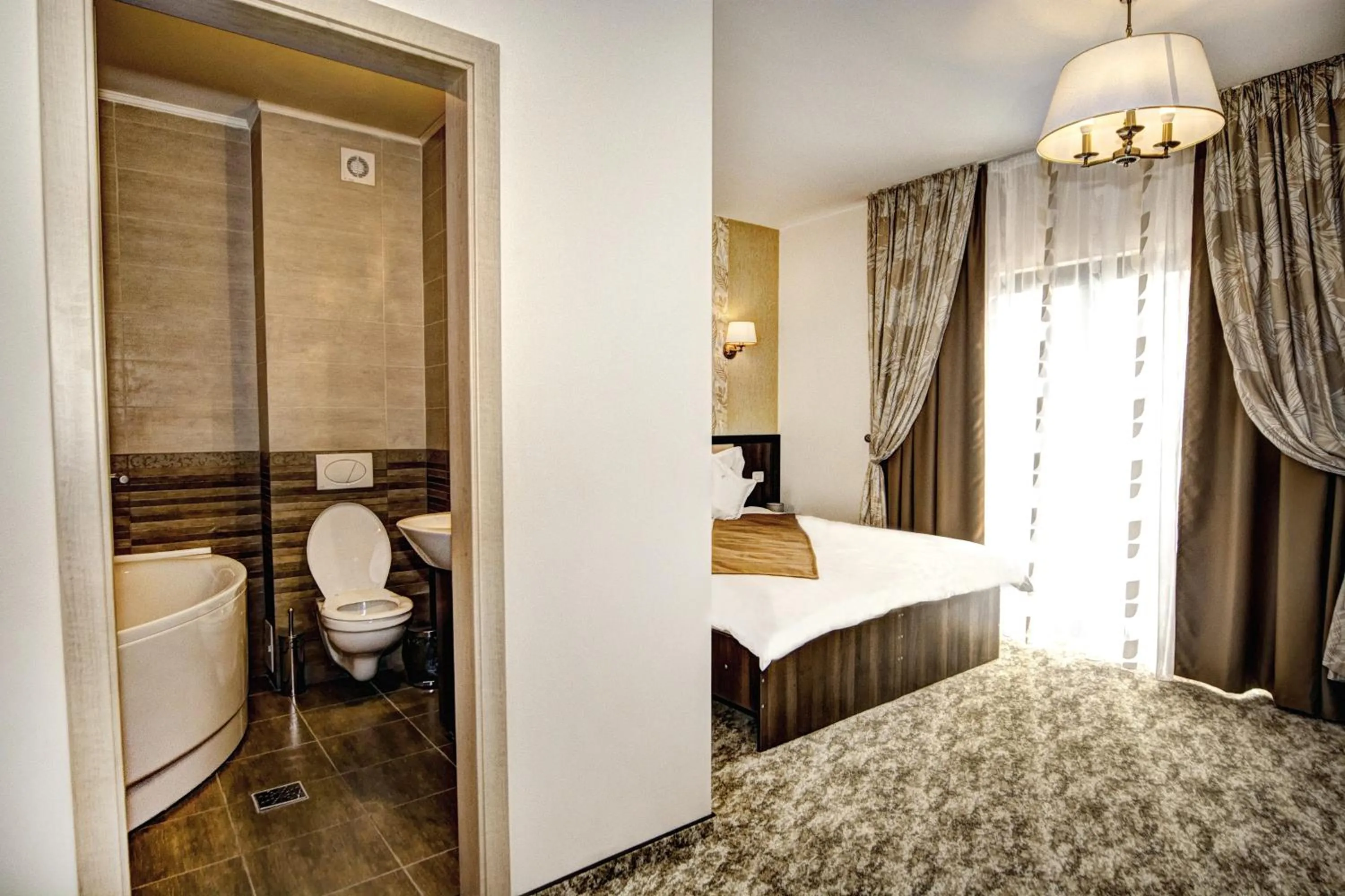 Decorative detail, Bed in Pensiunea Poiana Viselor