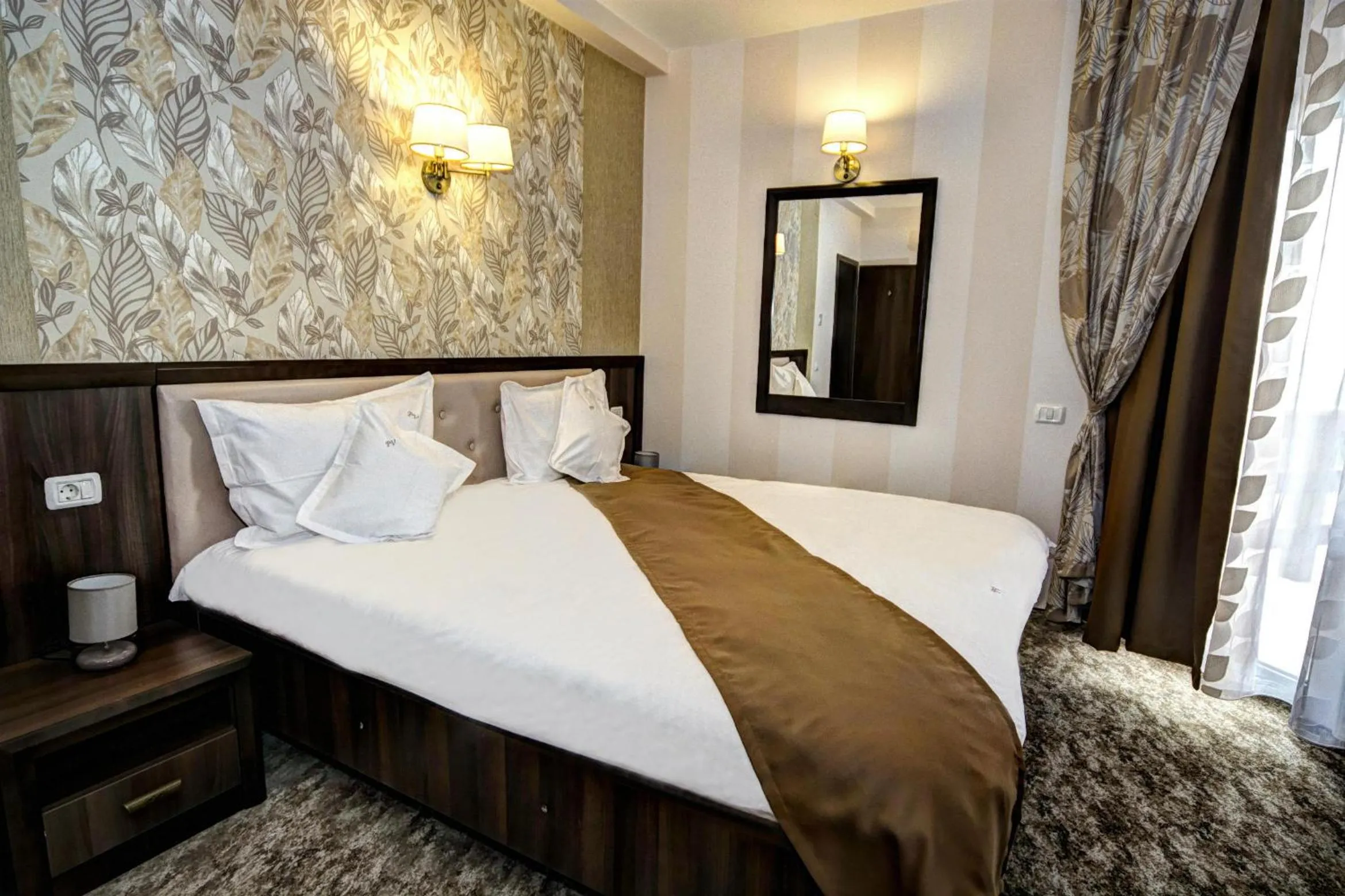 Decorative detail, Bed in Pensiunea Poiana Viselor