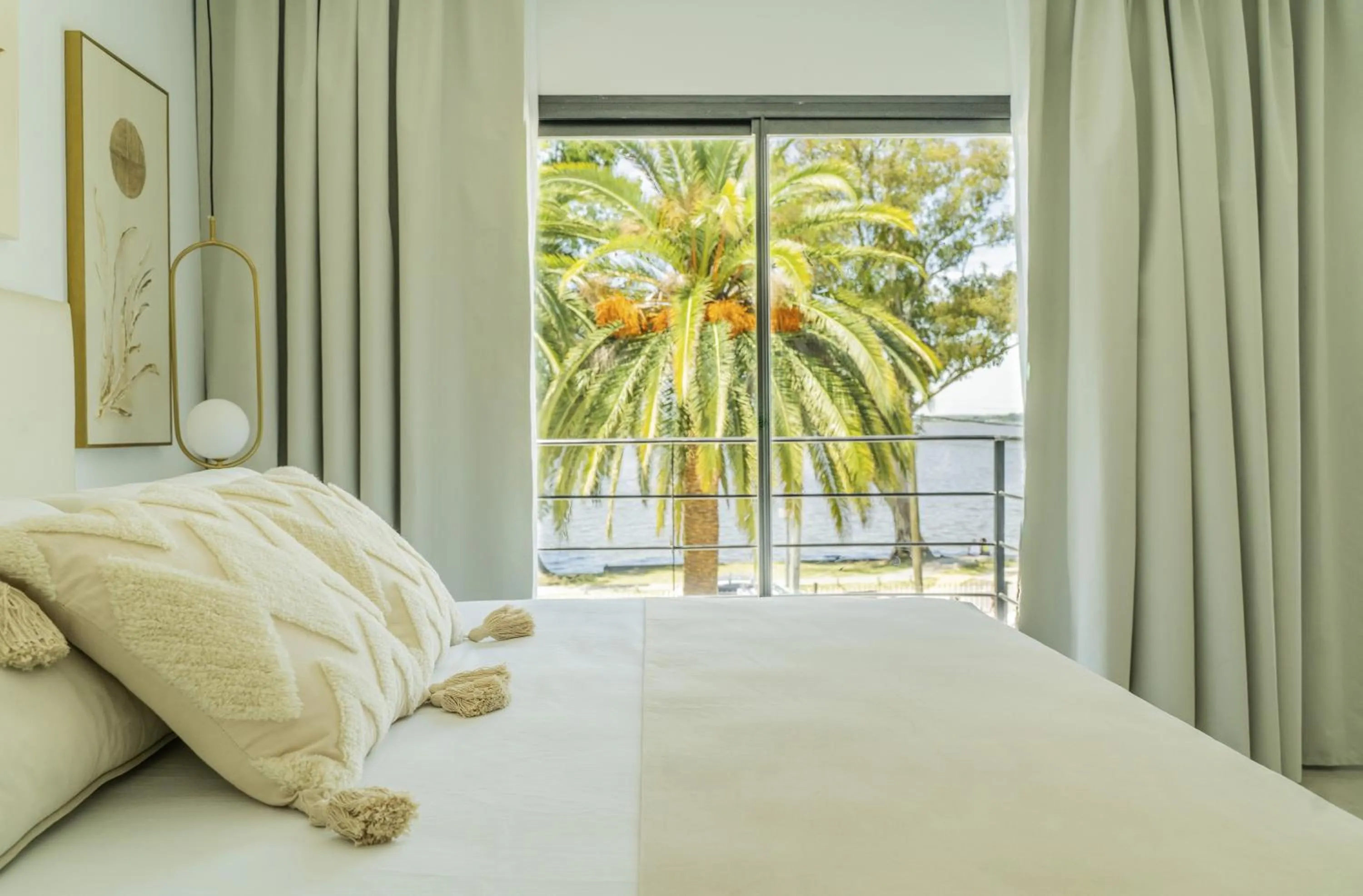 Bed in Palmas de la Laguna by Posada Suiza