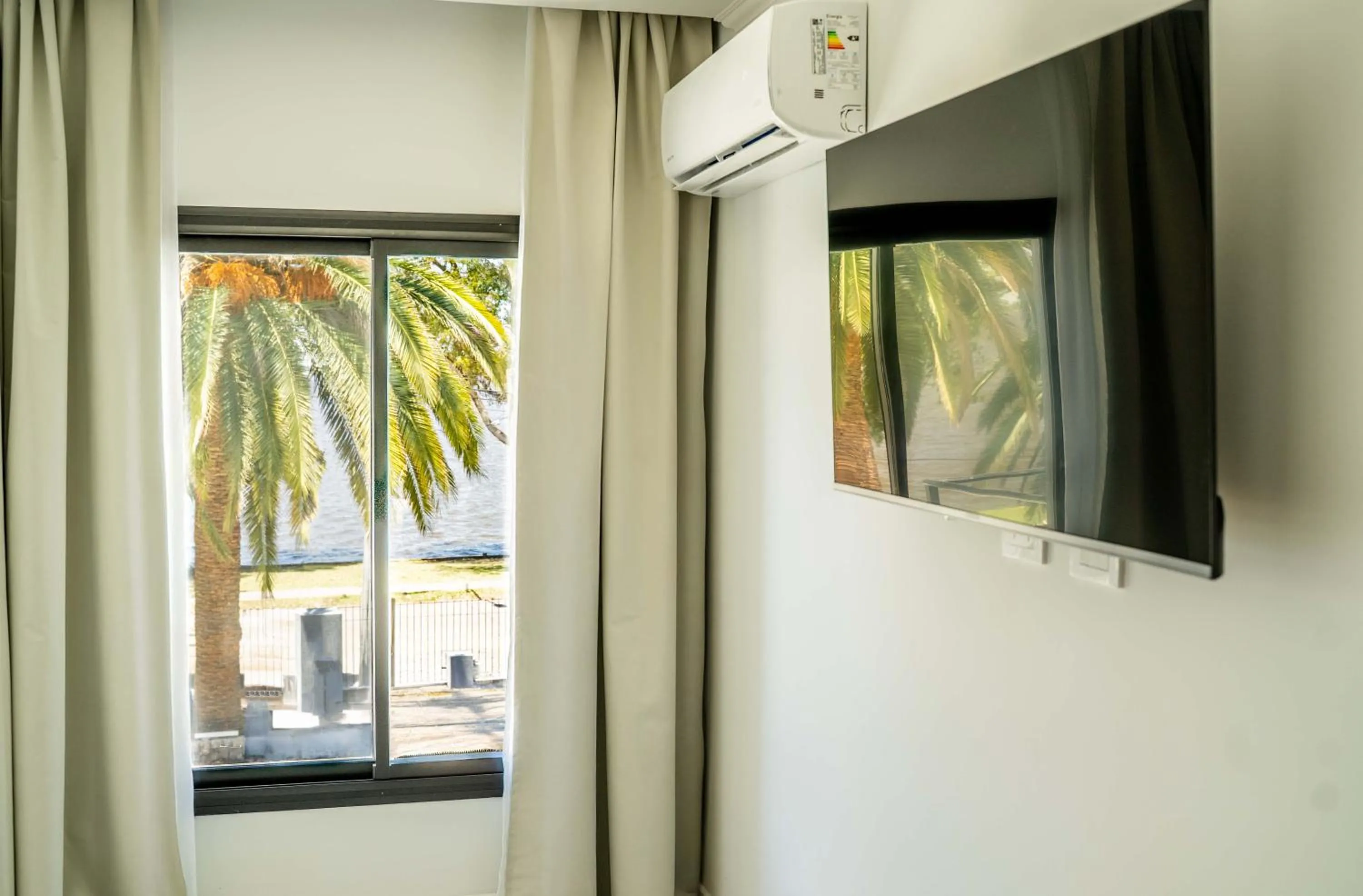 TV and multimedia in Palmas de la Laguna by Posada Suiza