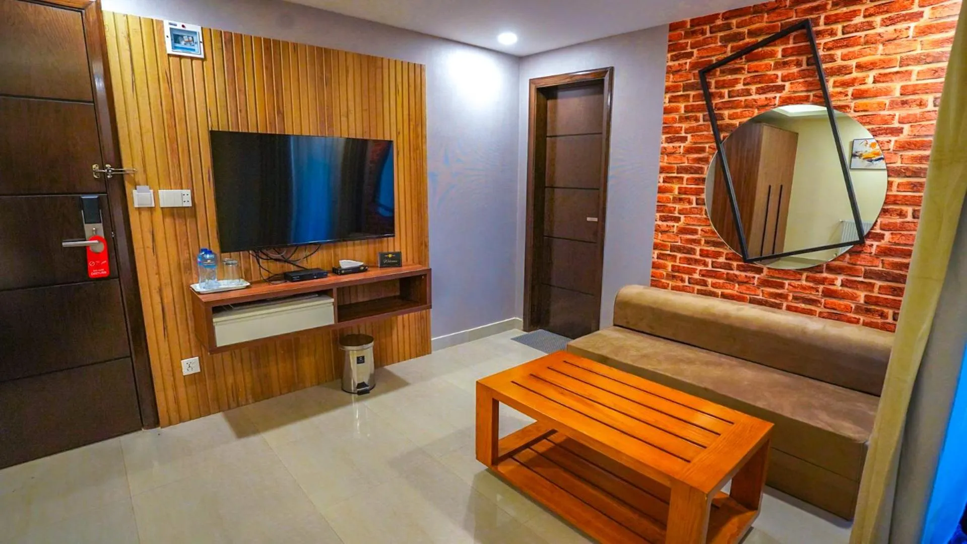 TV and multimedia in Fiora Hotel