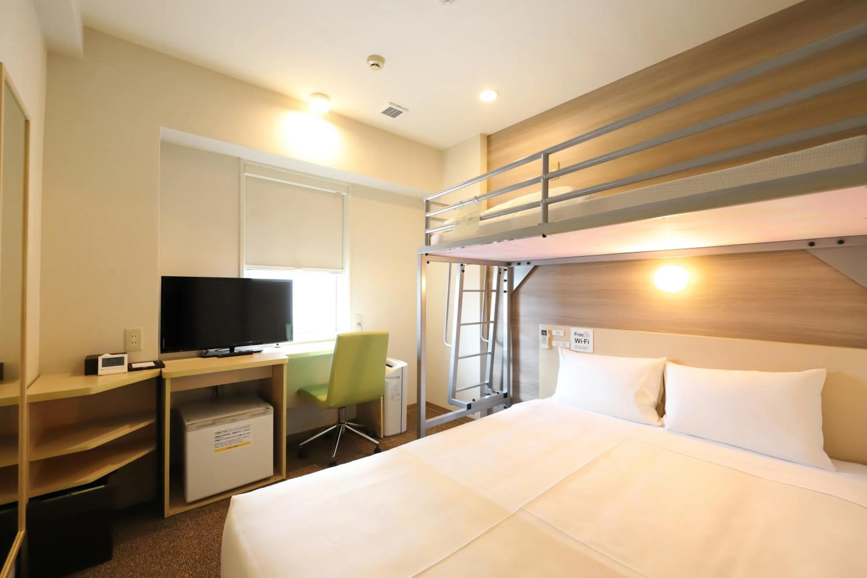 Bedroom, Bed in Smile Hotel Osaka Tennoji