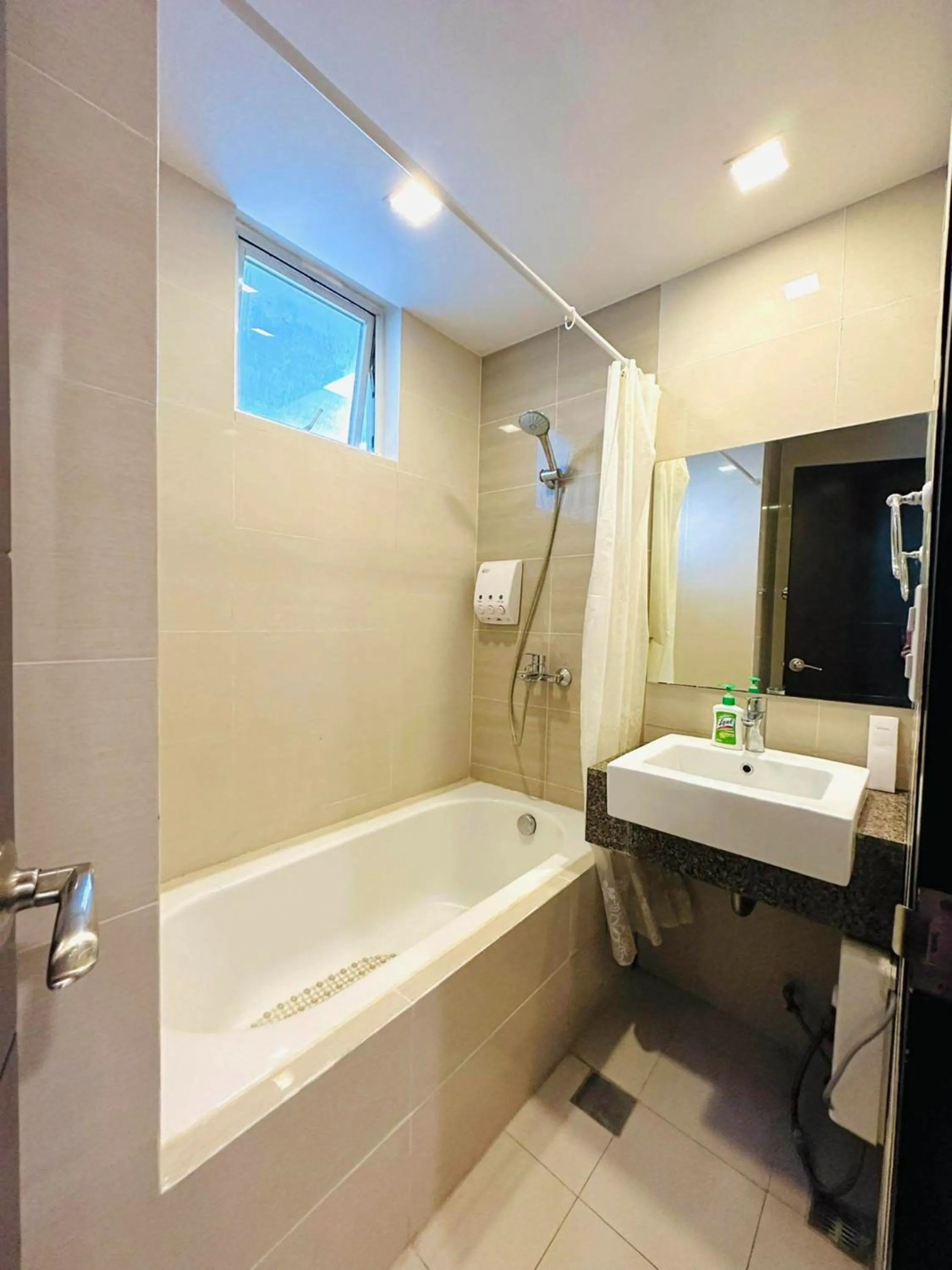 One Pacific Residences by Hiverooms