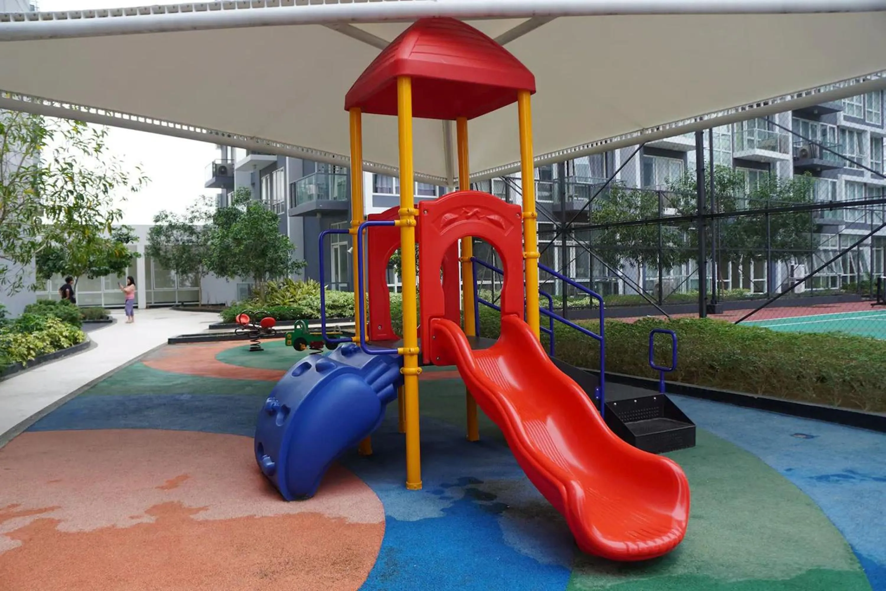 Children play ground in 8 Newtown Boulevard by Hiverooms