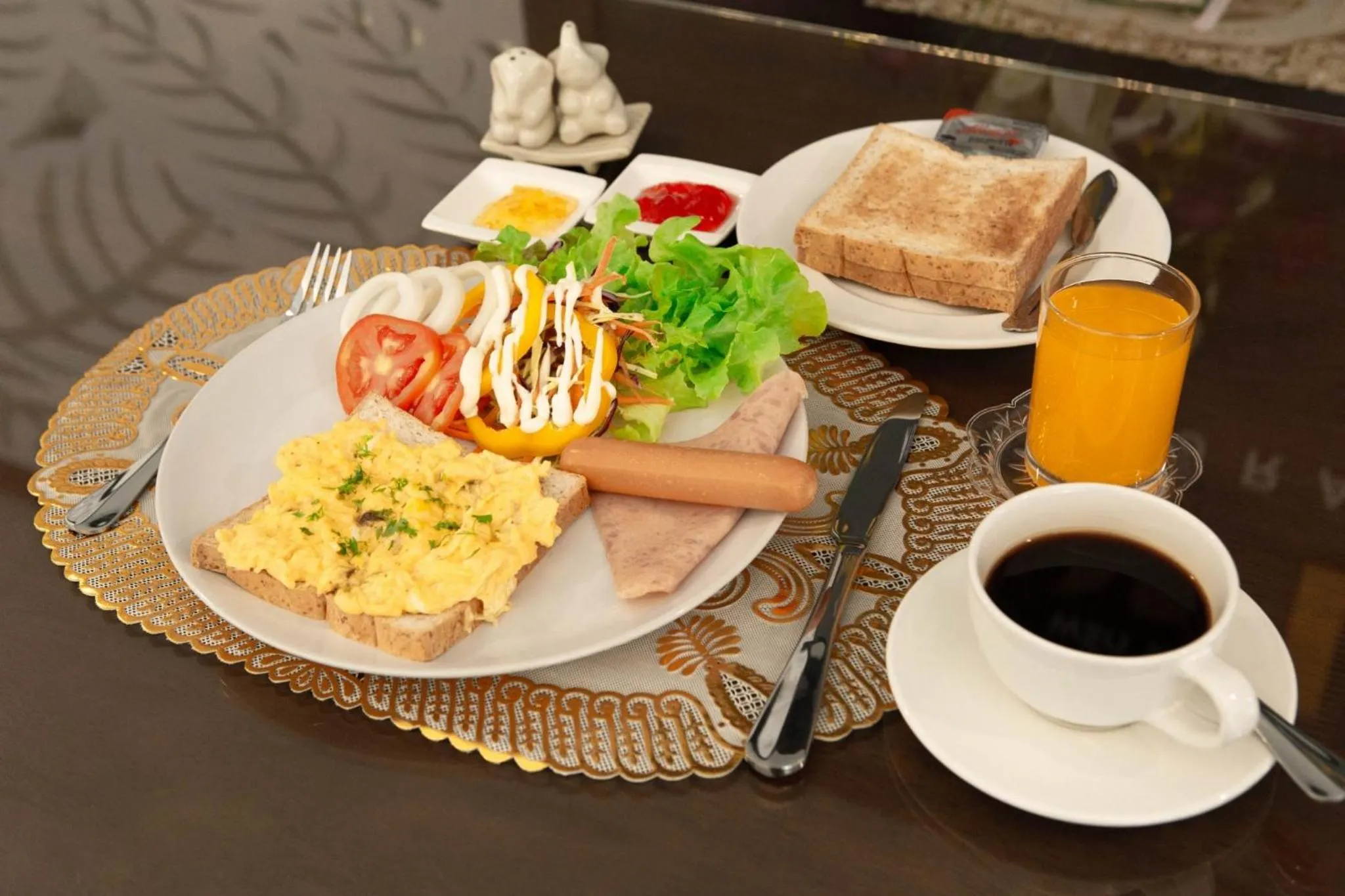 Breakfast in Peppery Hills