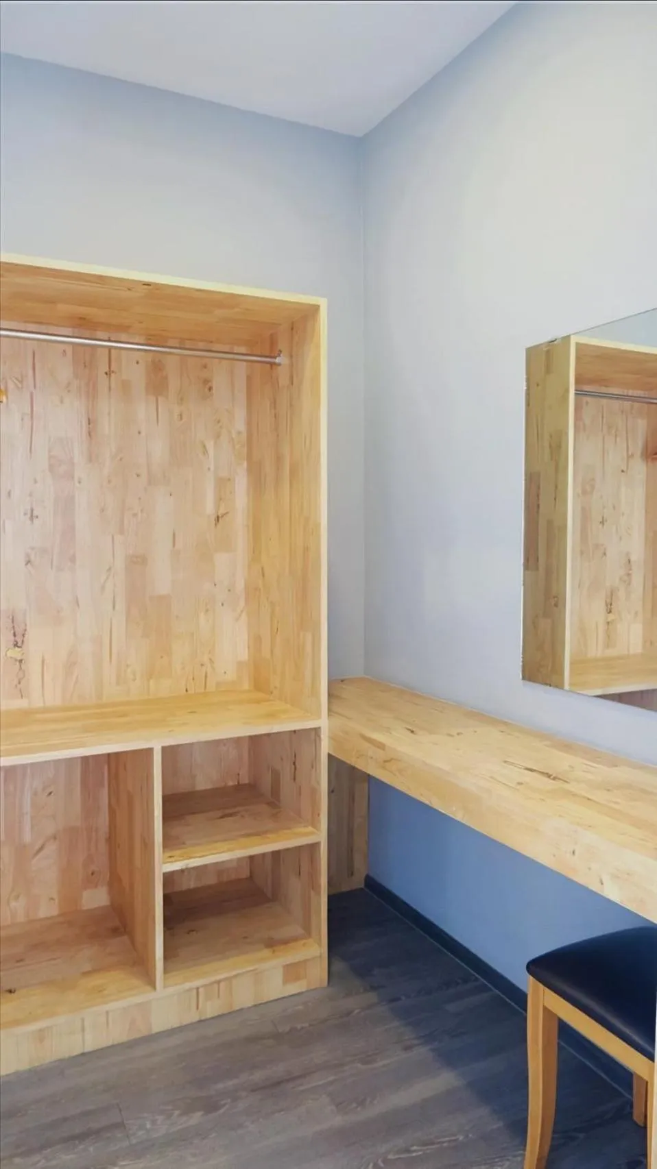 wardrobe in Peppery Hills