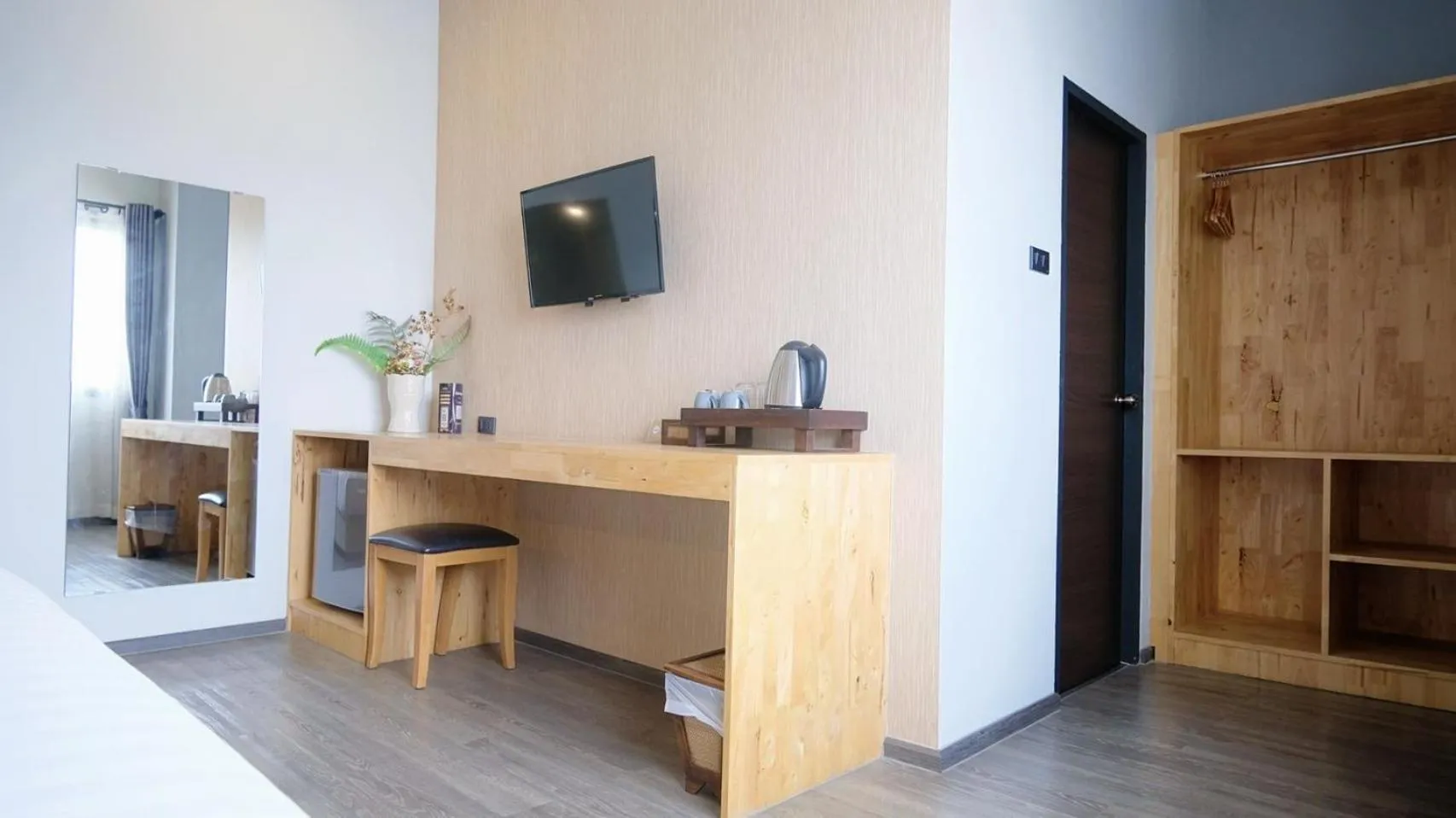 TV and multimedia in Peppery Hills