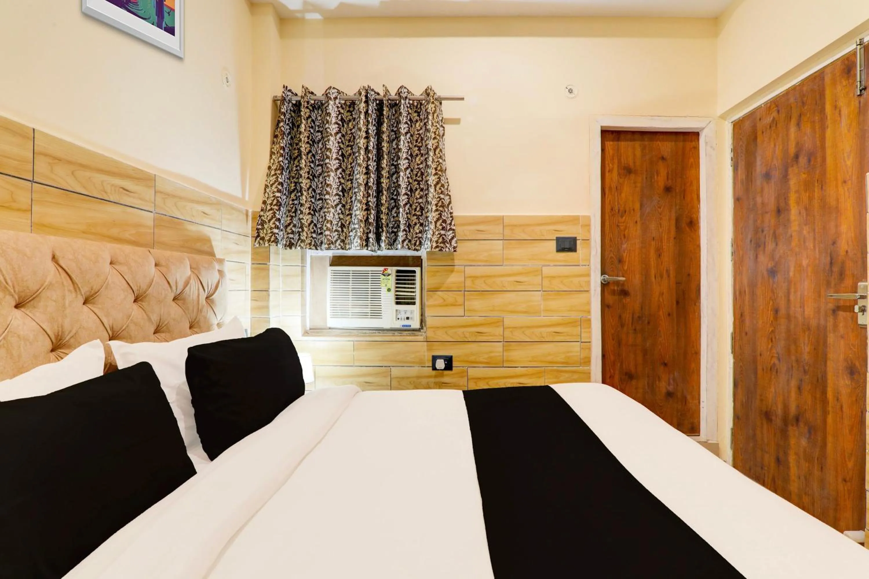 Bedroom, Bed in Super Hotel O Super Kalpna Inn