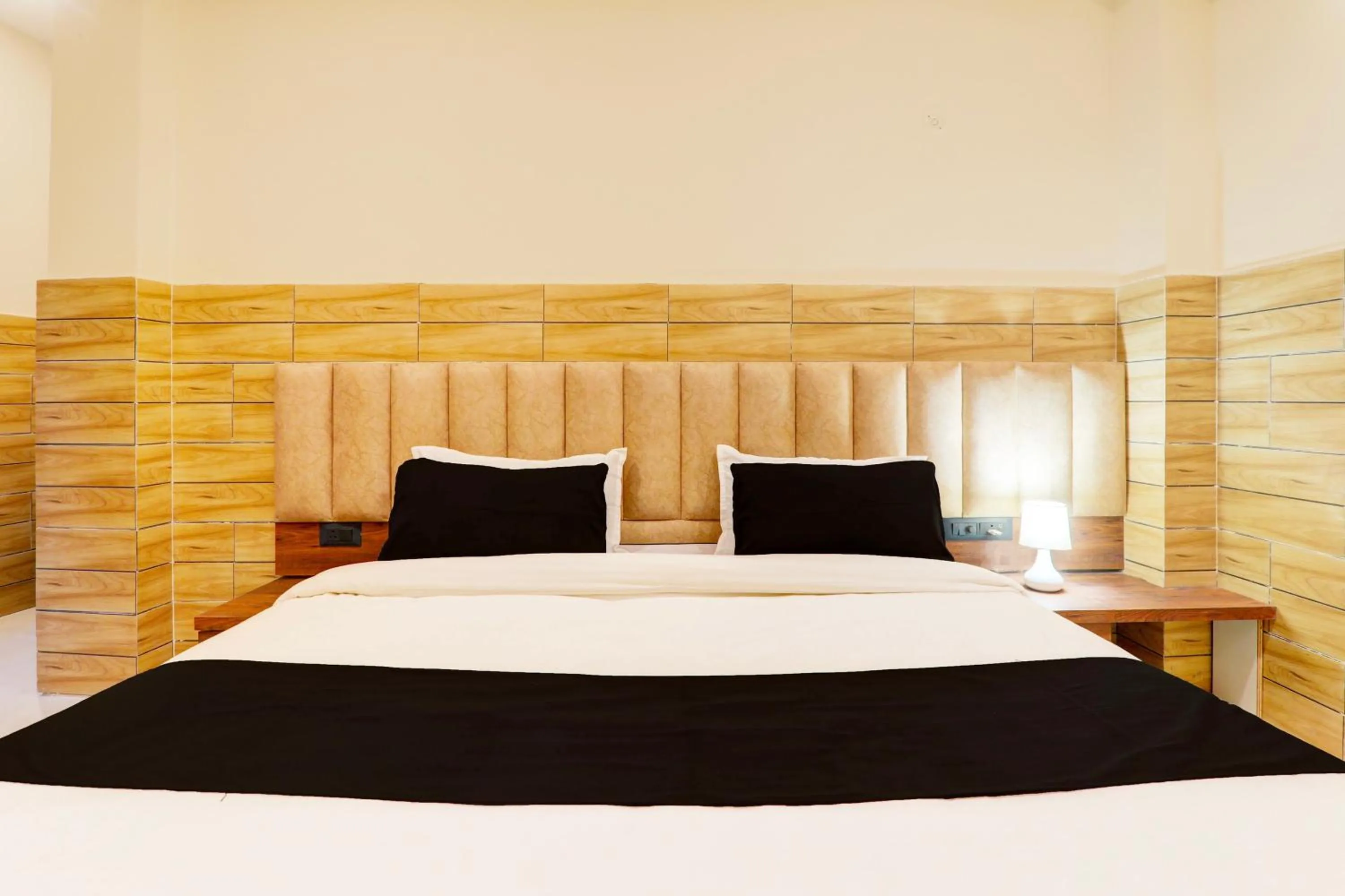 Bedroom, Bed in Super Hotel O Super Kalpna Inn