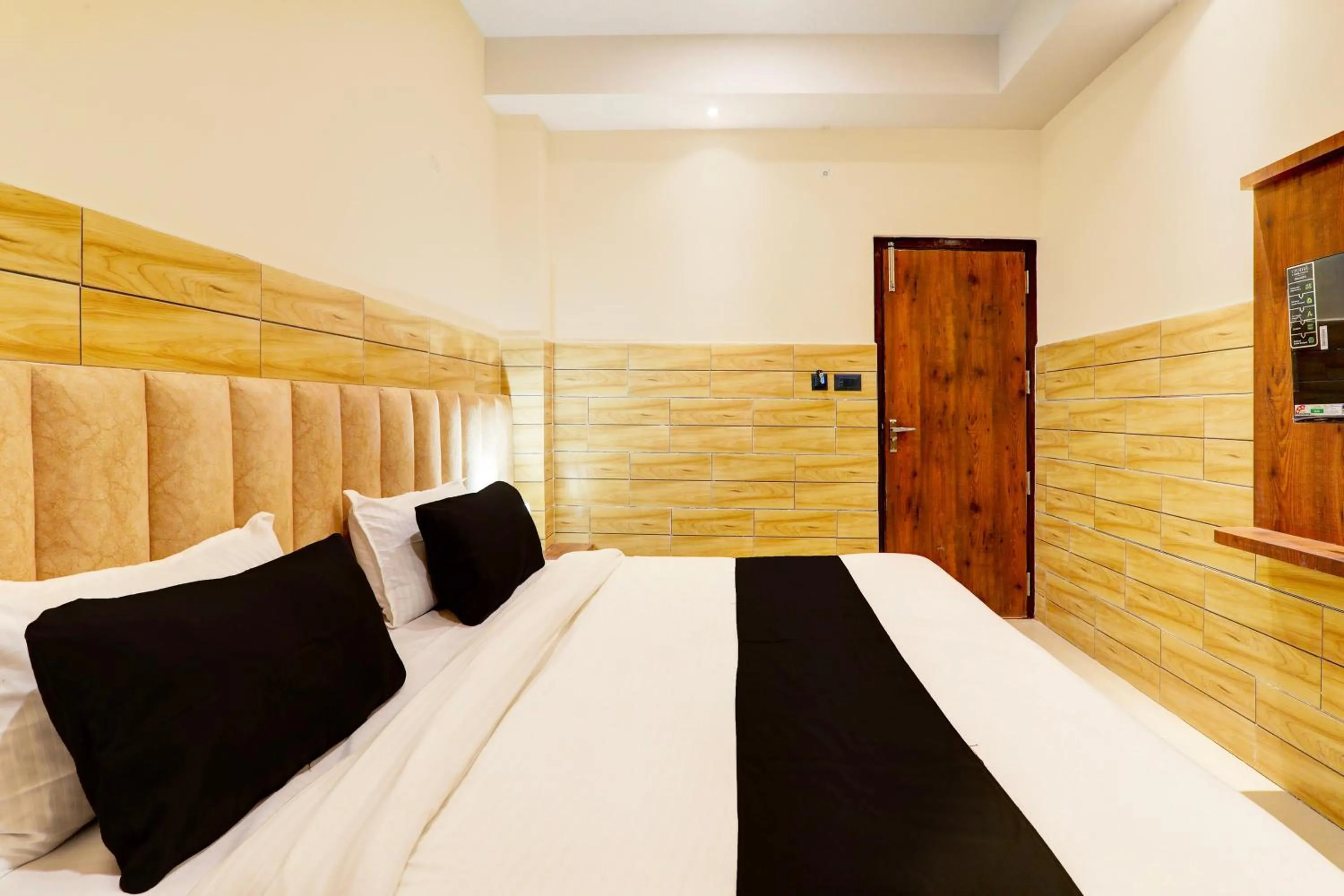 Bedroom, Bed in Super Hotel O Super Kalpna Inn