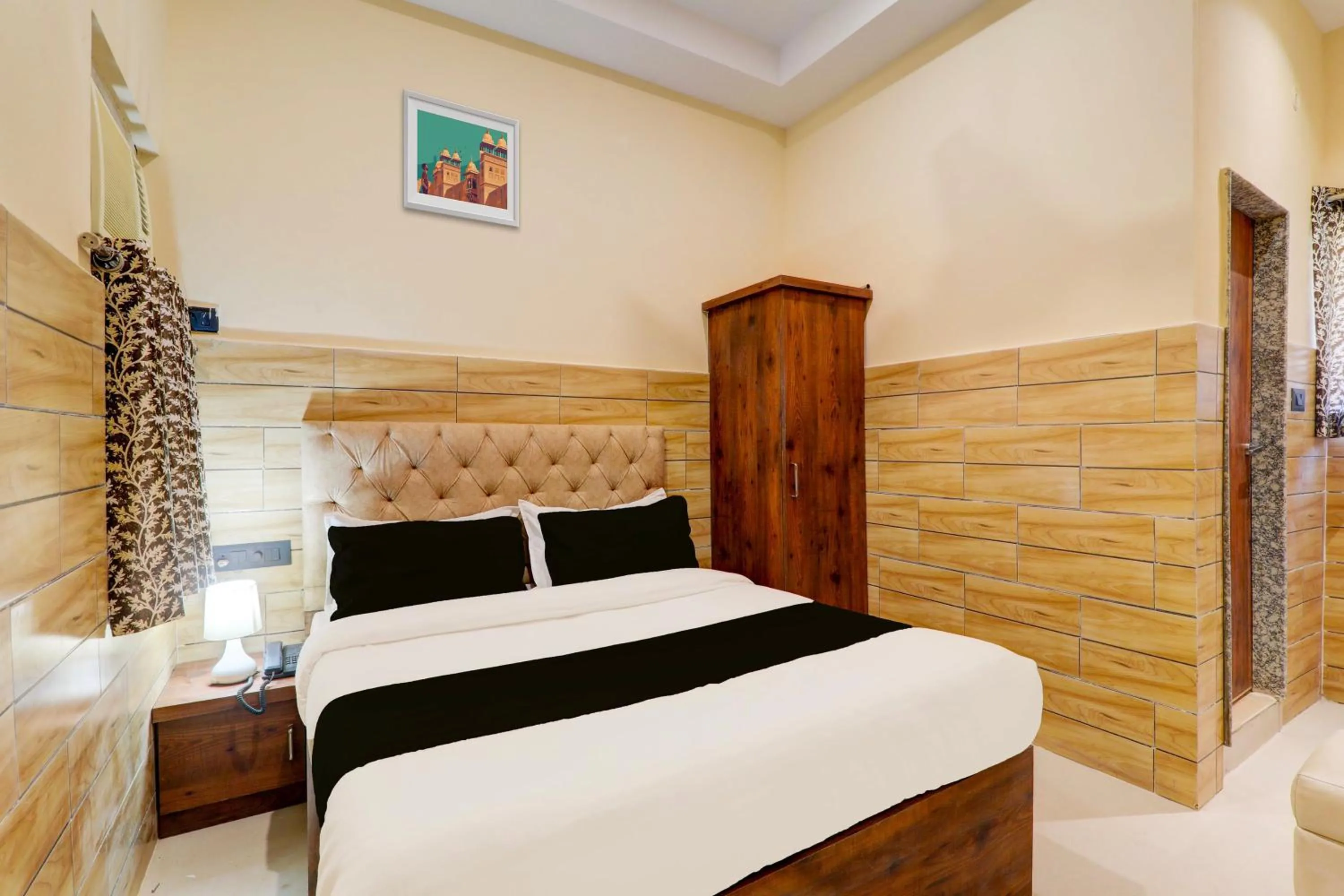 Lobby or reception, Bed in Super Hotel O Super Kalpna Inn