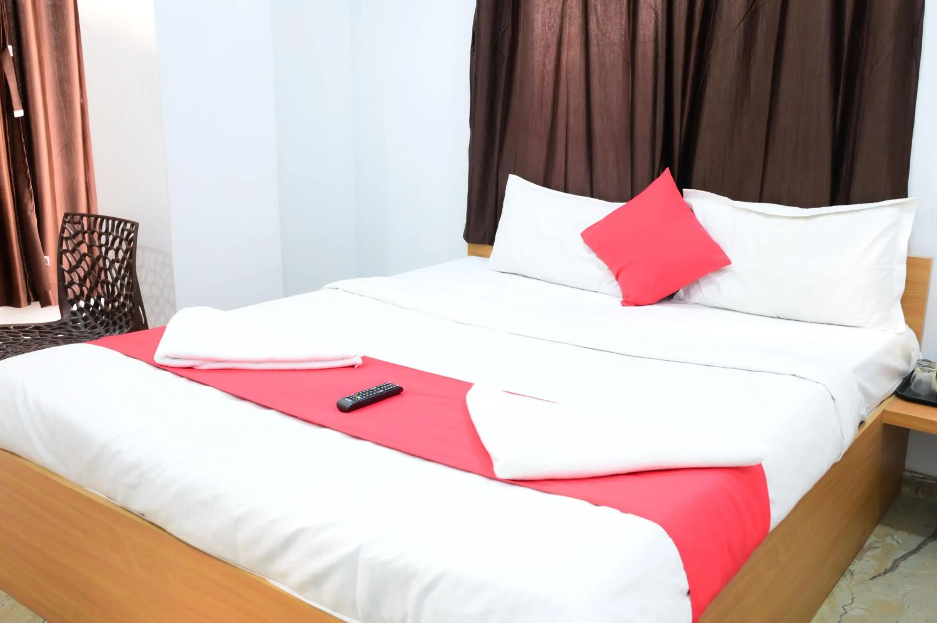 Bedroom, Bed in Hotel O Westin Regency