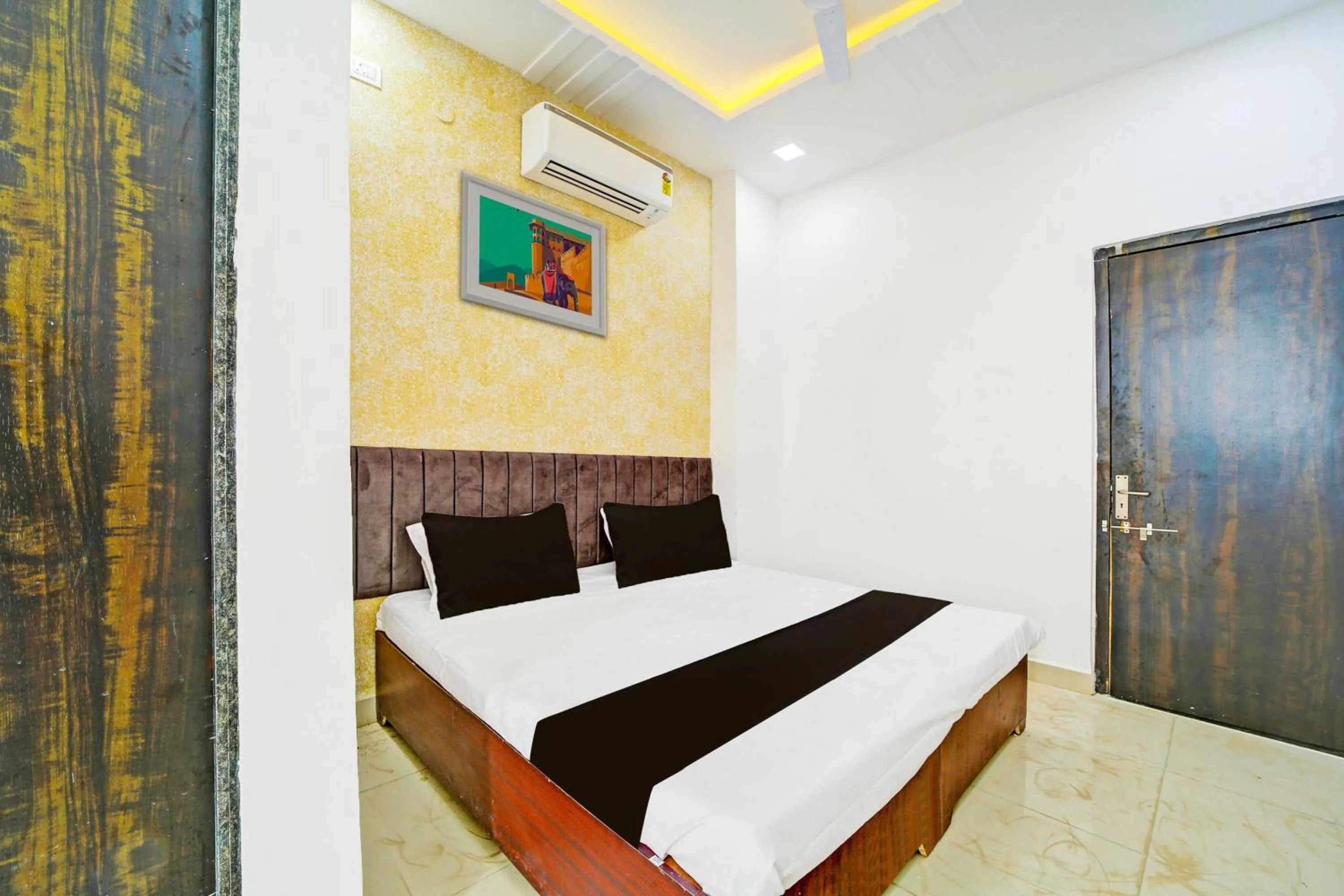Hotel O Shiv Shakti Kolar nahar bus stop