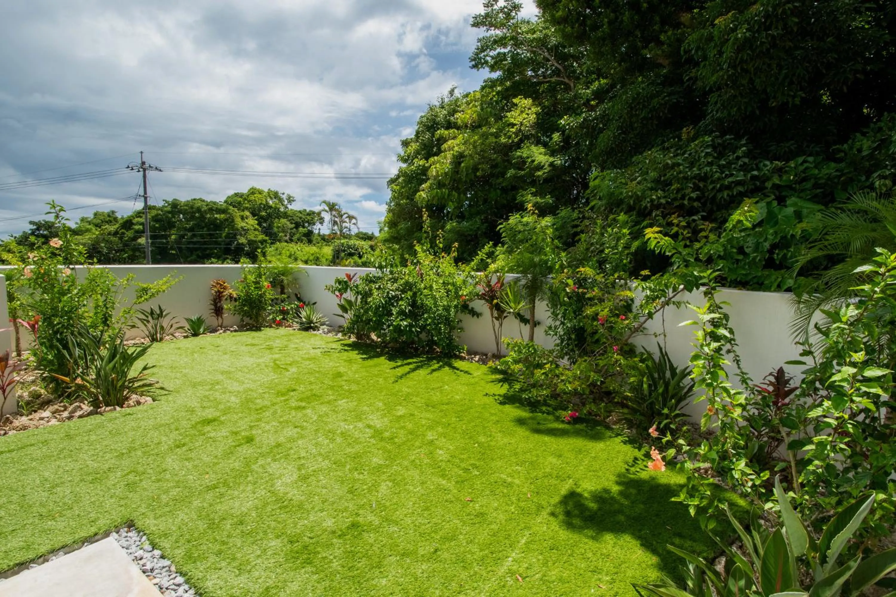 Garden view in pool villa Sanrriott Okinawa Motobu