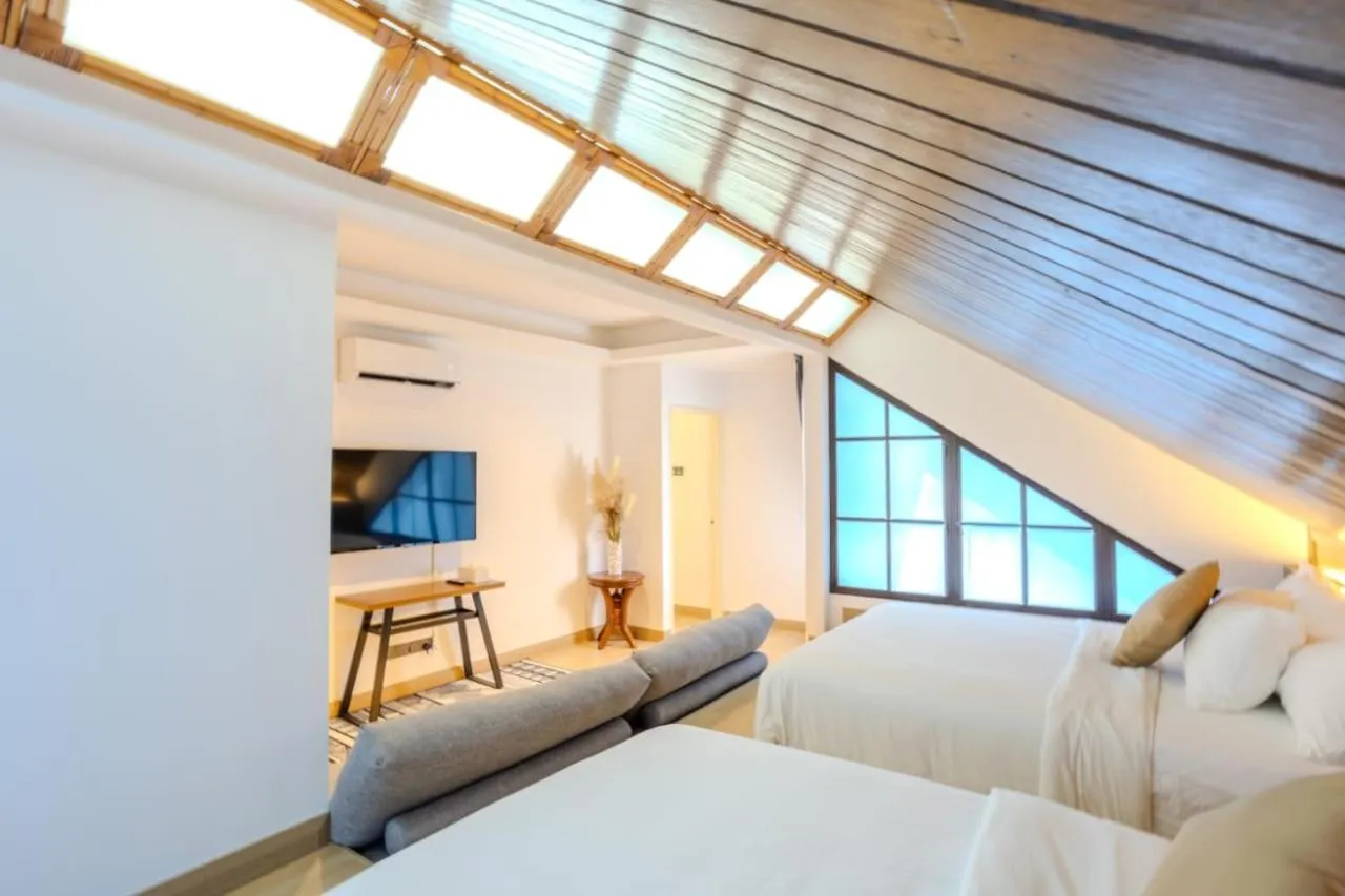 Photo of the whole room, Bed in Suntai Villa, Beachfront Suites