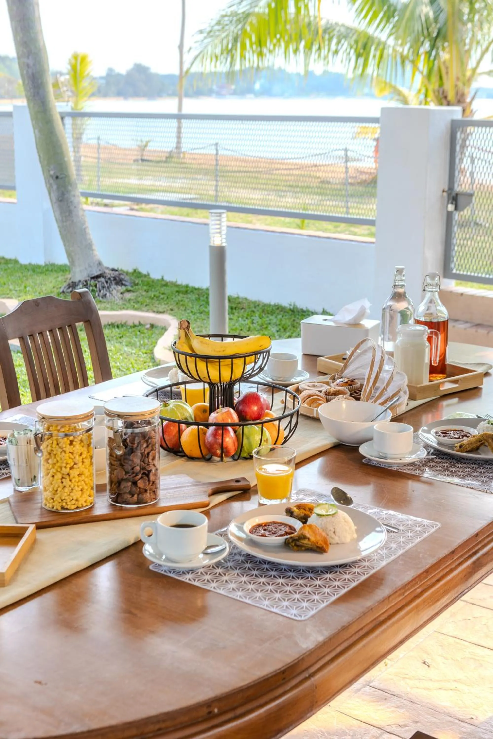 Breakfast in Suntai Villa, Beachfront Suites