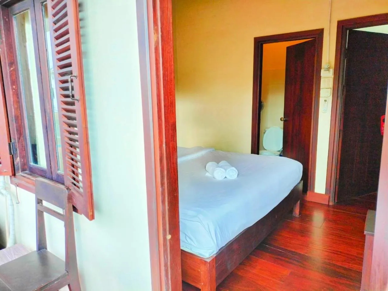View (from property/room), Bed in Tingkham Guesthouse