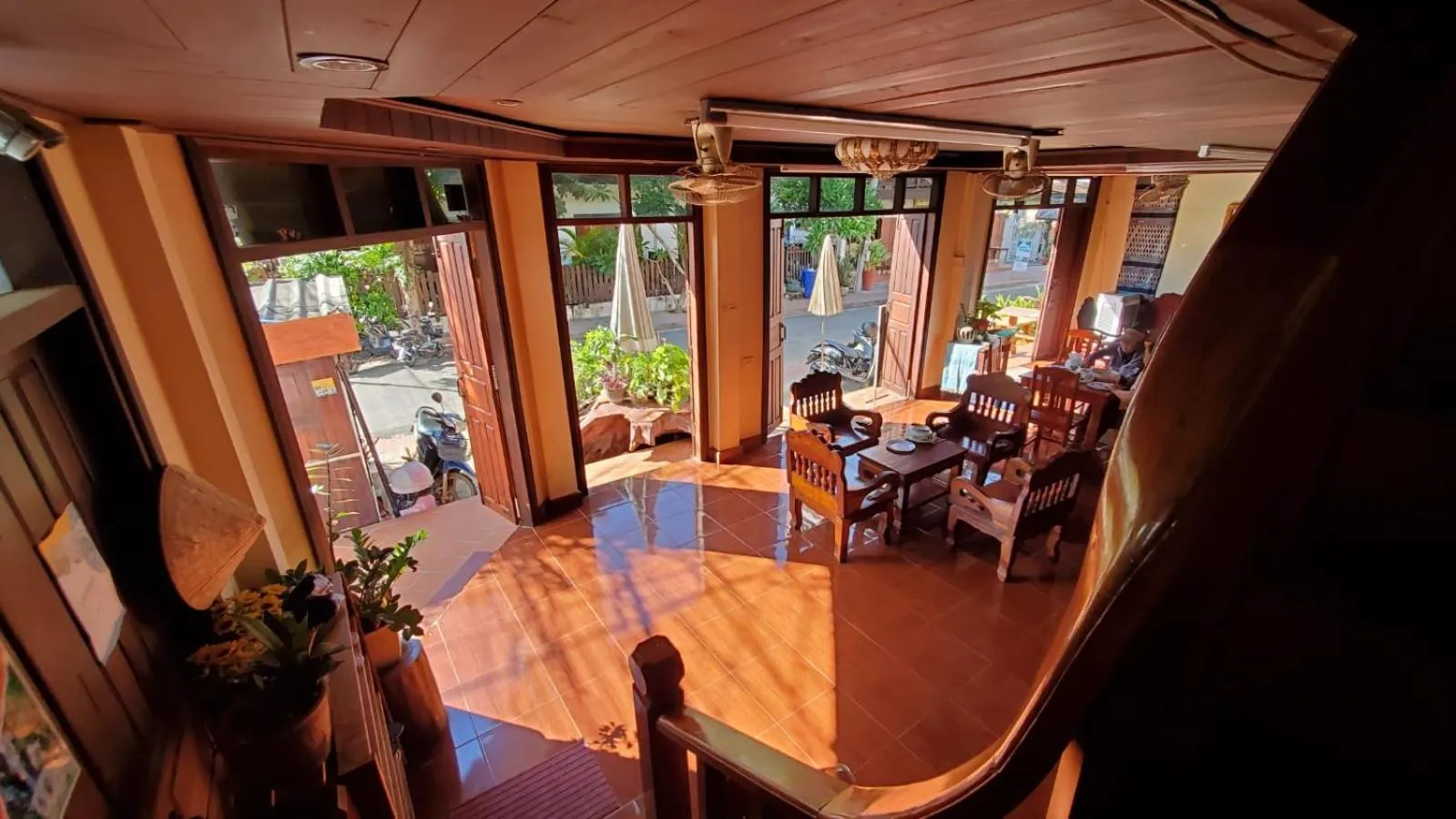 Dining area in Tingkham Guesthouse