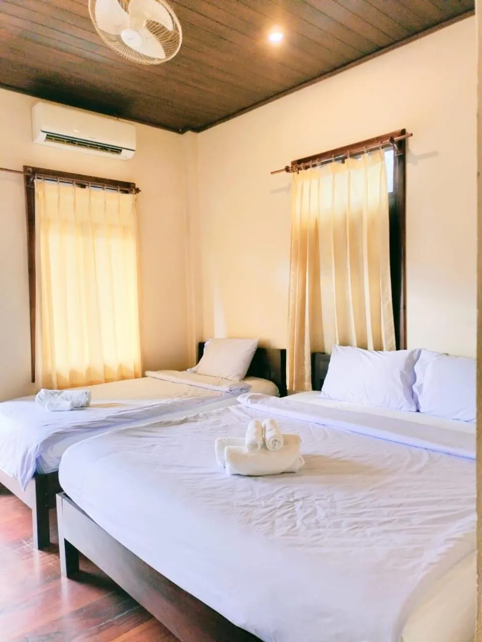 View (from property/room), Bed in Tingkham Guesthouse