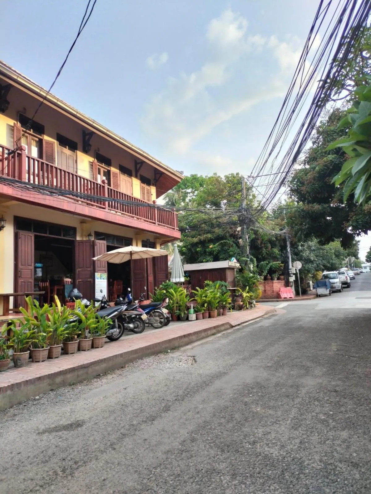 Quiet street view in Tingkham Guesthouse
