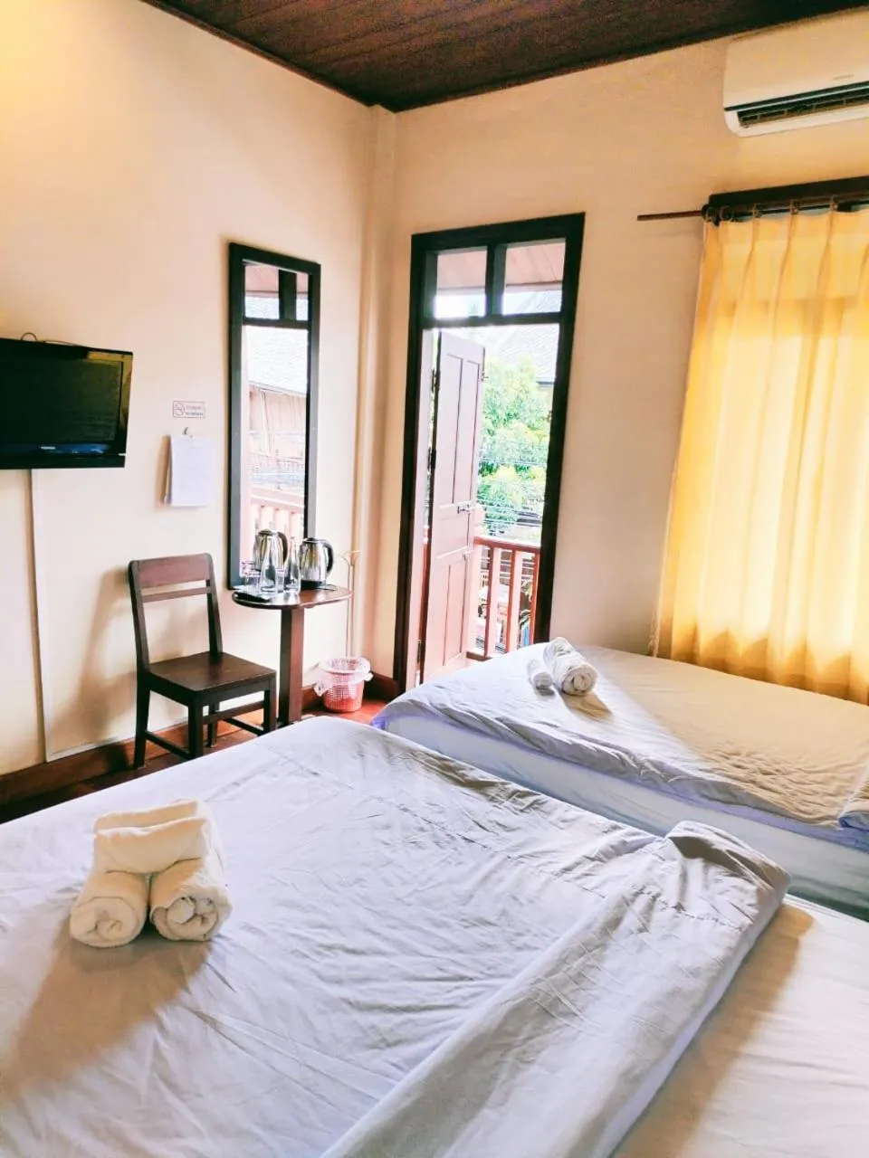 View (from property/room), Bed in Tingkham Guesthouse