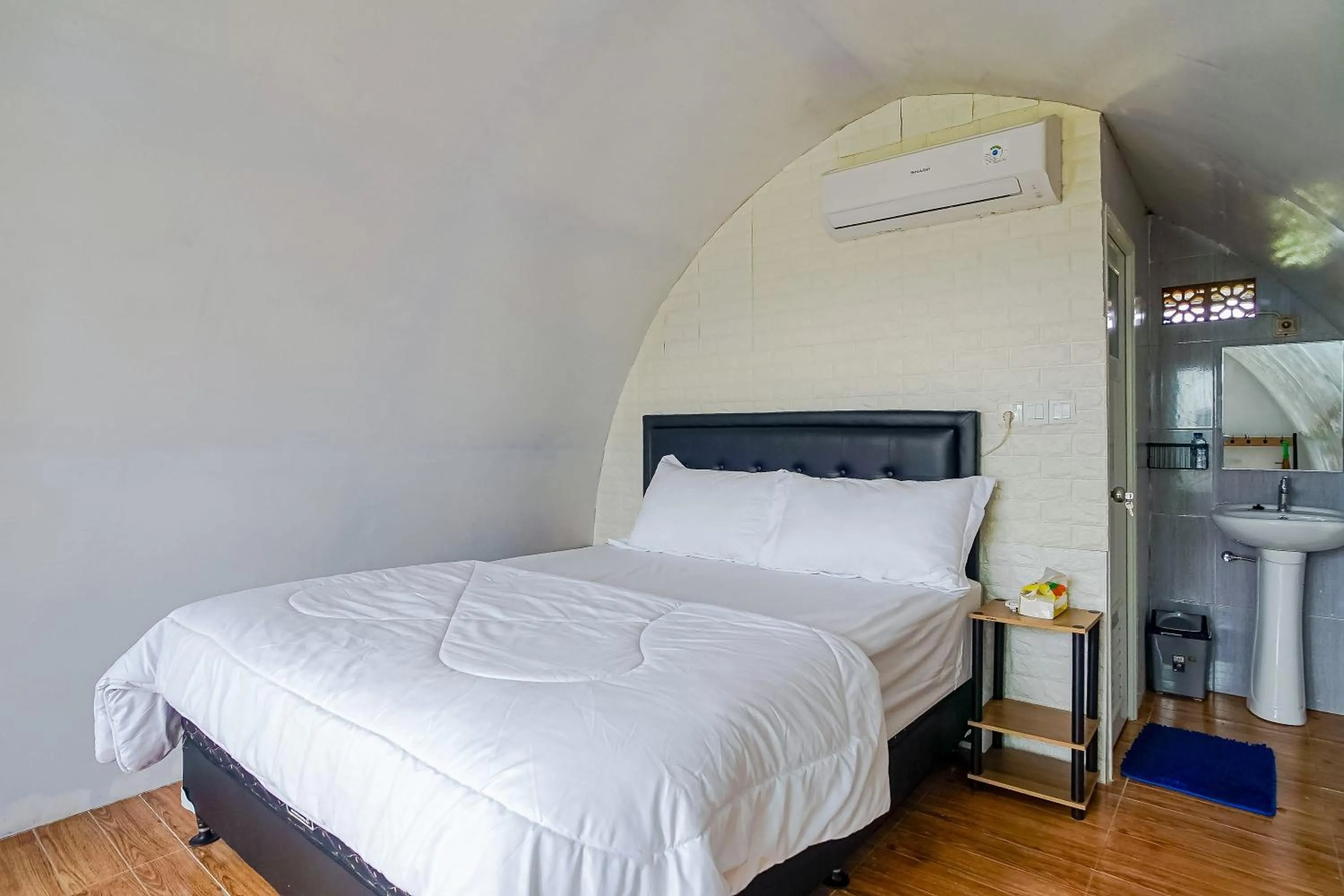 Bedroom, Bed in Rainbow Glamping