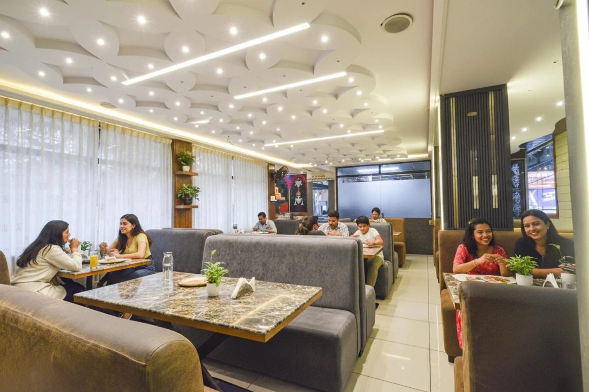 Restaurant/places to eat in FabHotel Yogeshwara Grand - Nr Hyderabad International Airport, Shamshabad