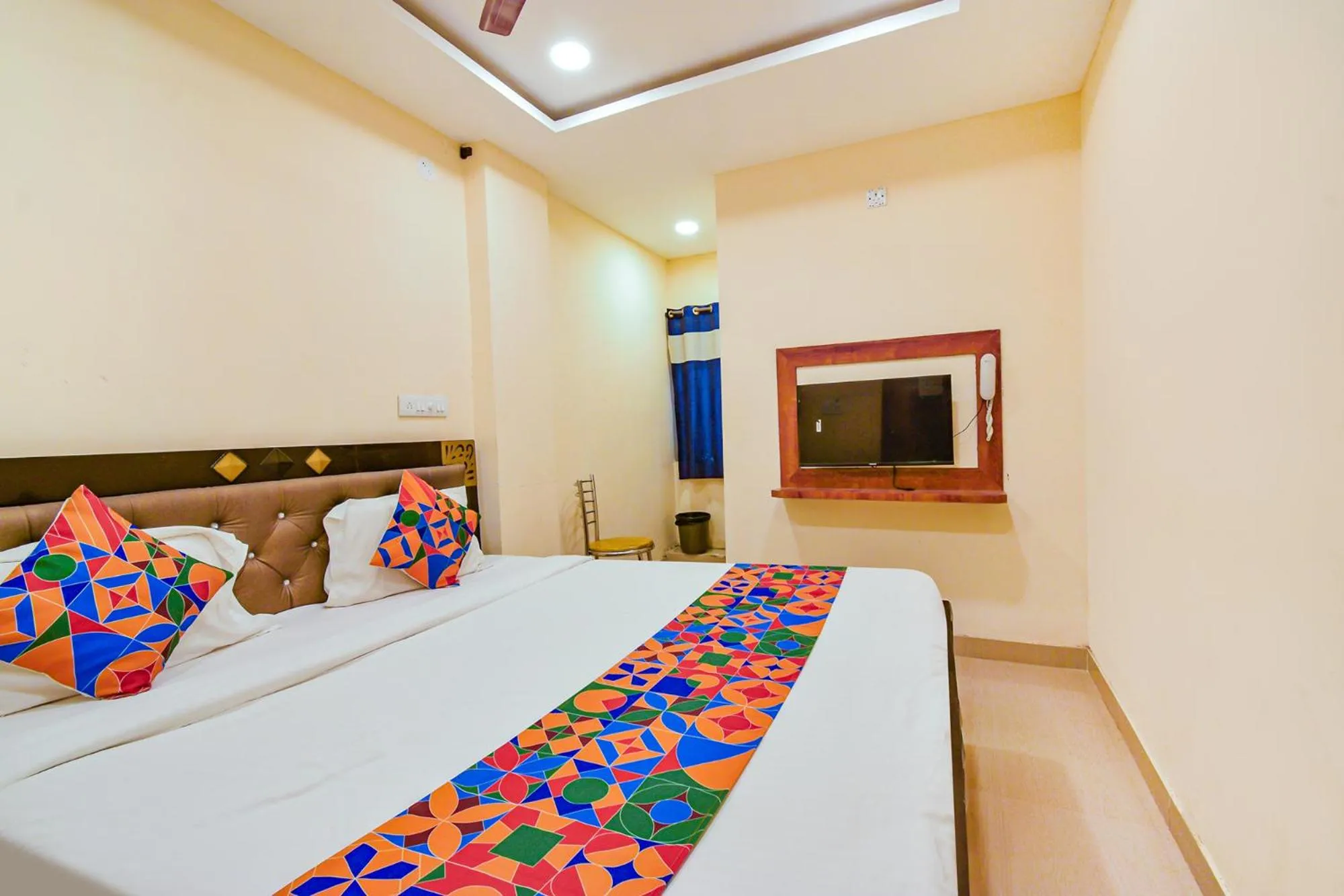 Bed in FabHotel Yogeshwara Grand - Nr Hyderabad International Airport, Shamshabad