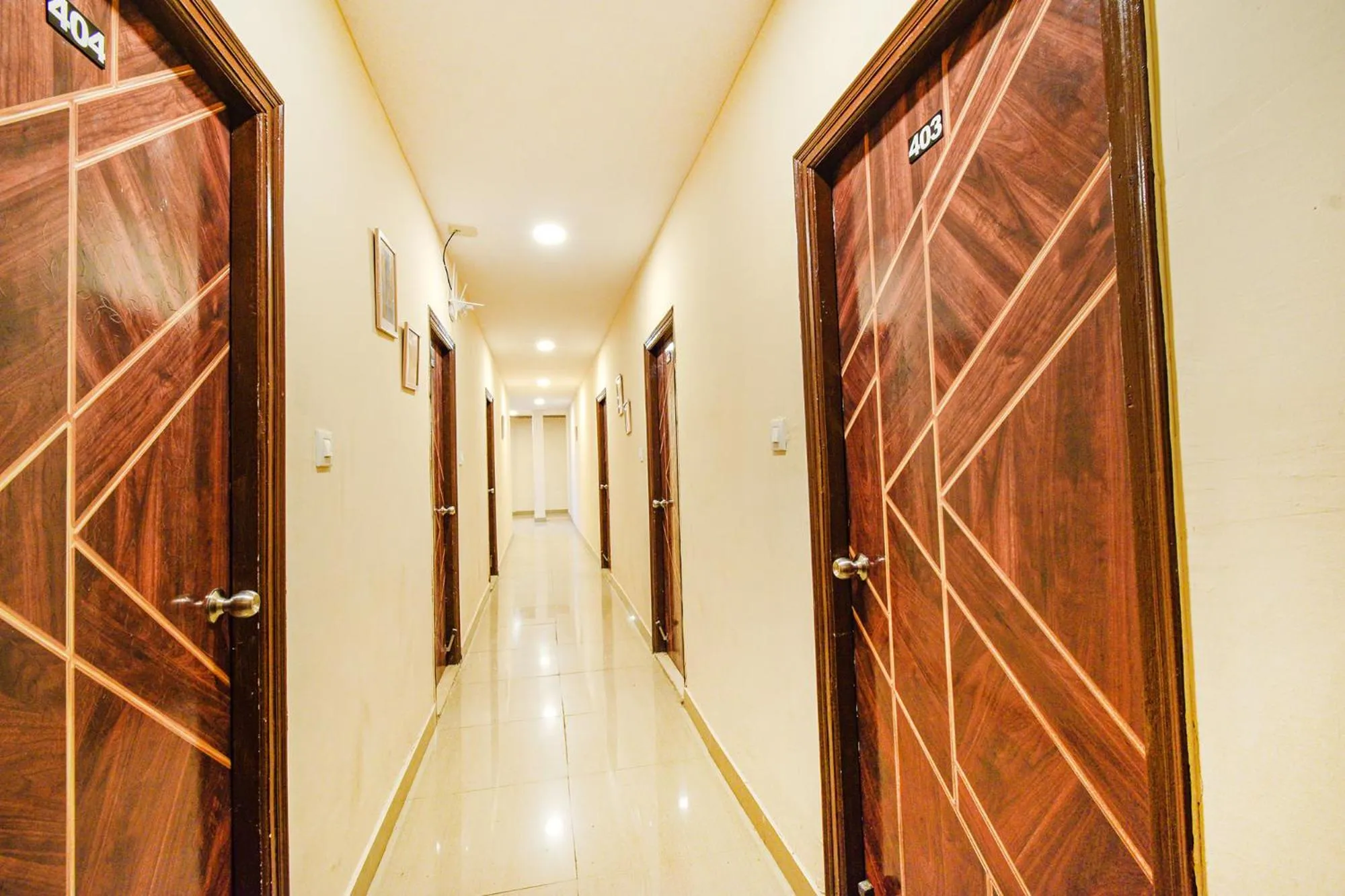 Lobby or reception in FabHotel Yogeshwara Grand - Nr Hyderabad International Airport, Shamshabad