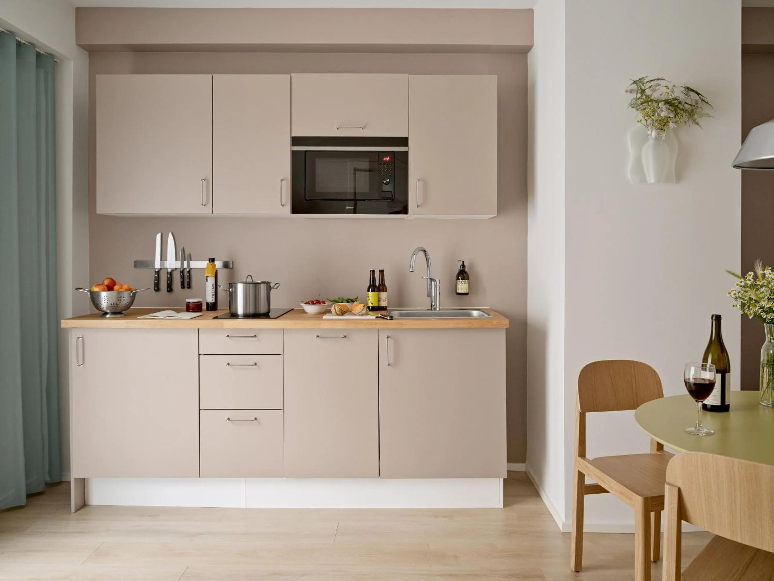 Flora Apartment Hotel